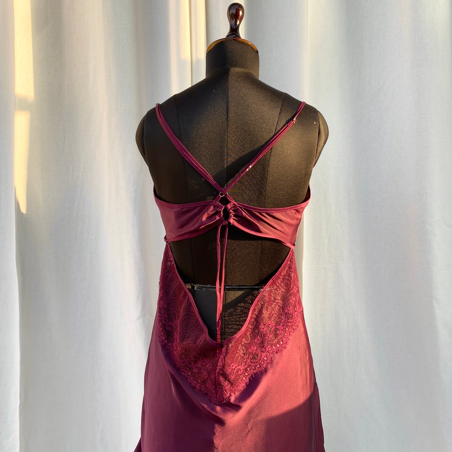 MAROON SATIN DRESS (Bust : 34-36, Upper Waist : 28-34)