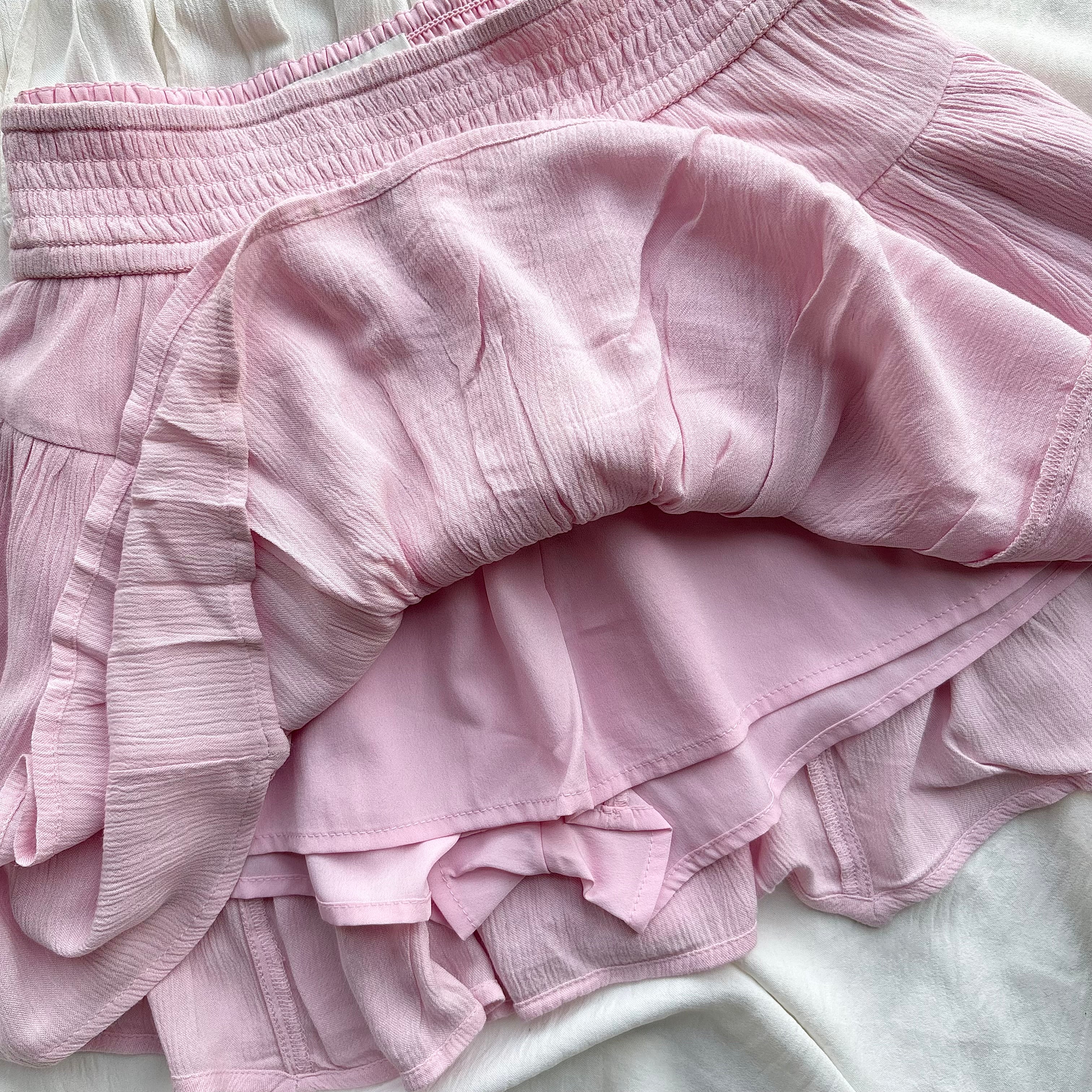 RUFFLE SKORT IN PINK FROM HOLLISTER (Waist : 24-28)