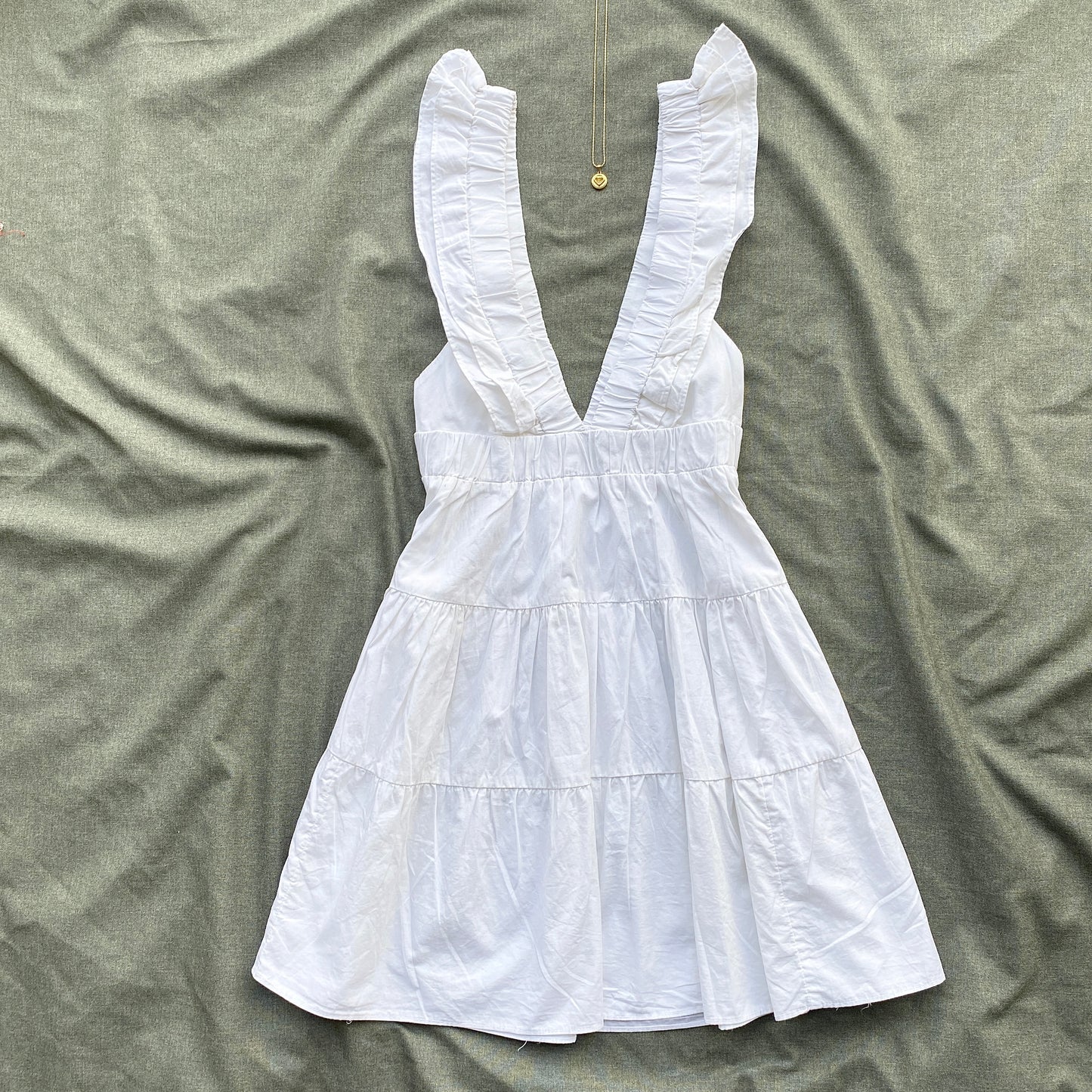 WHITE DRESS FROM FROM KIMCHI BLUE (Bust : 28-32, Upper Waist : 24-28)