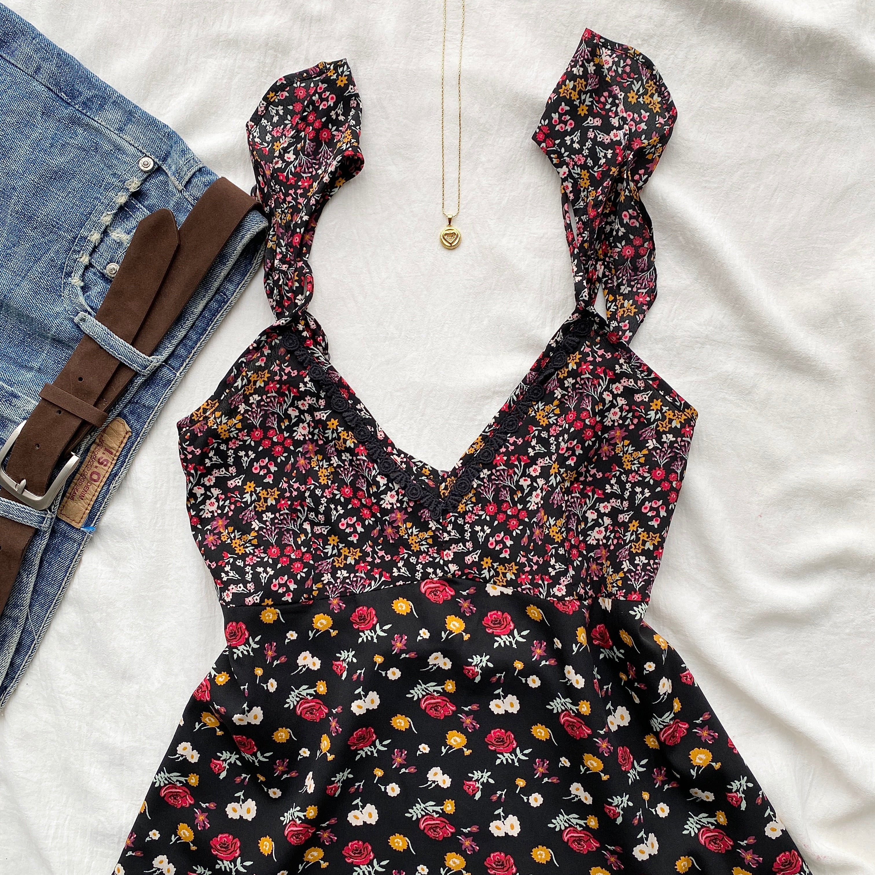 DITSY FLORAL TOP (Sizes available)