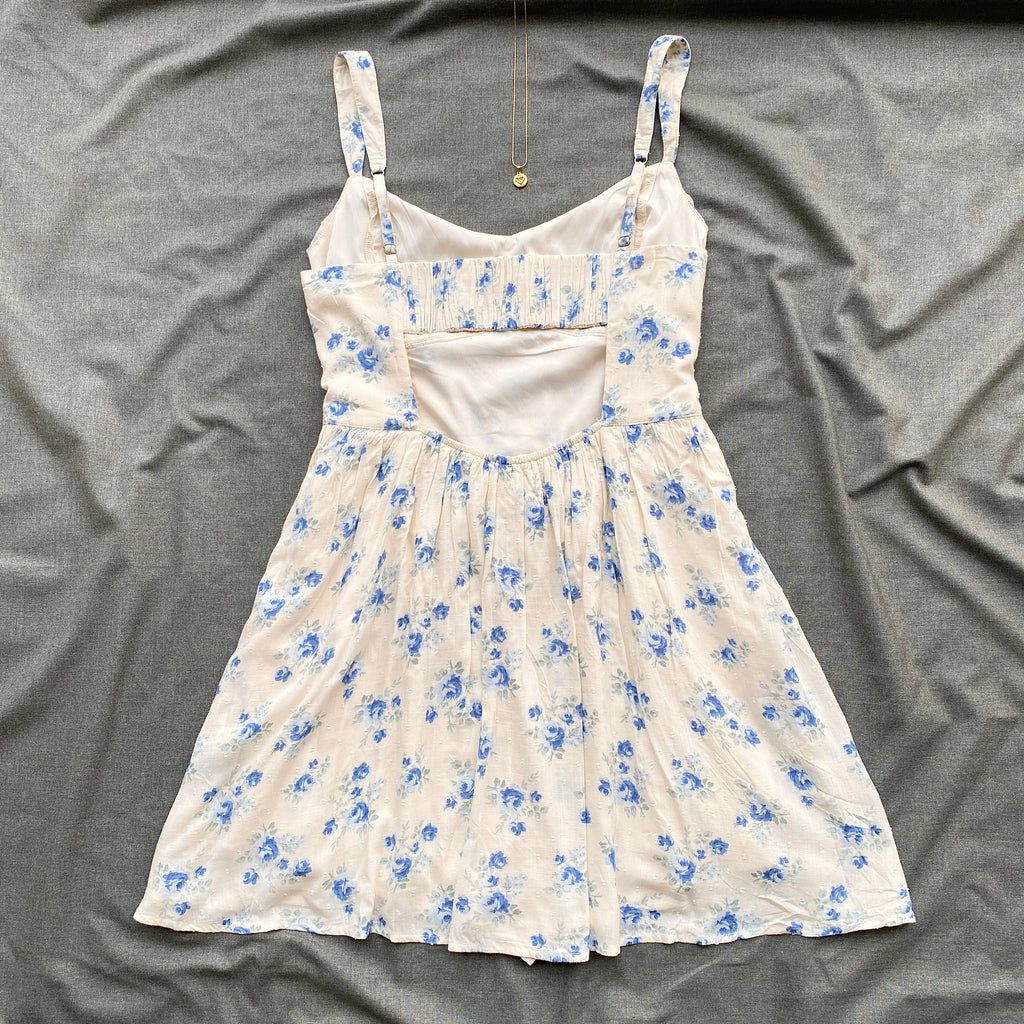 BLUE FLORAL DRESS FROM HOLLISTER (Bust : 40-44, Upper Waist : 34-38)