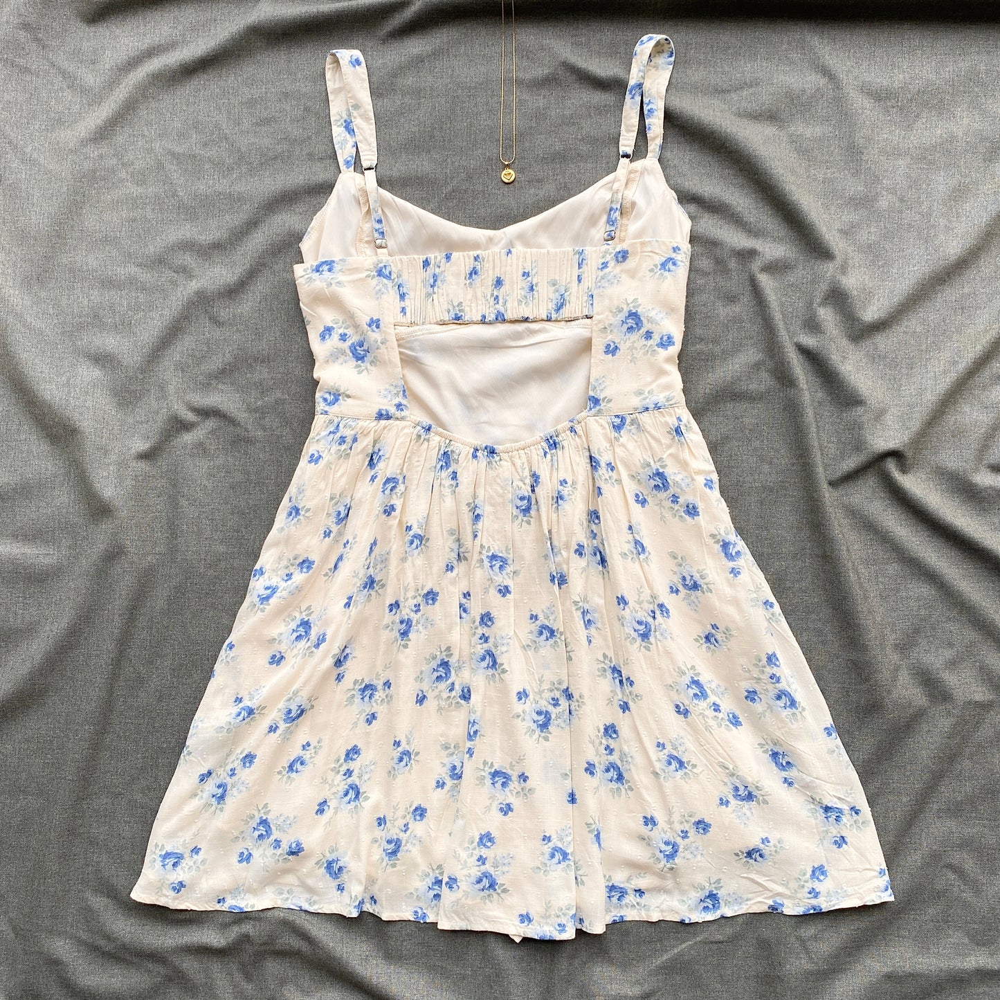 BLUE FLORAL DRESS FROM HOLLISTER (Bust : 40-44, Upper Waist : 34-38)