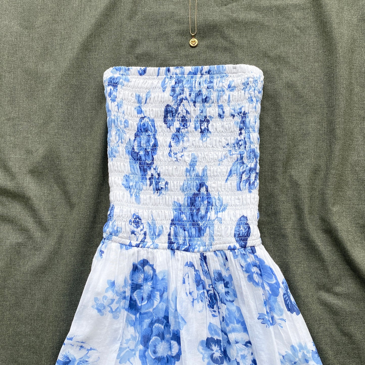 BLUE FLORAL DRESS FROM HOLLISTER (Bust : 28-32, Upper Waist : 23-28