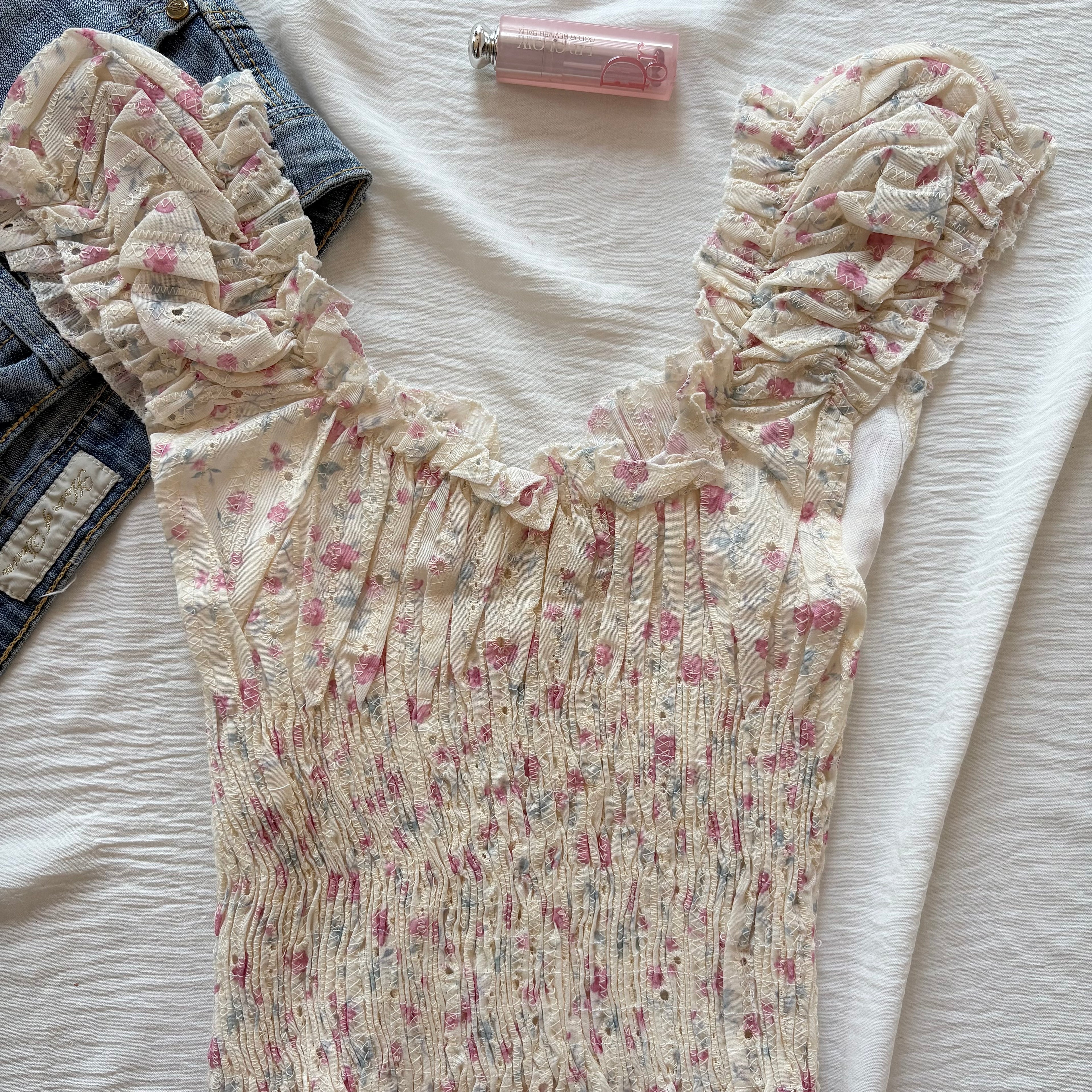 FLORAL TOP IN BUTTER YELLOW (Bust : 28-32, Upper Waist : 24-28)