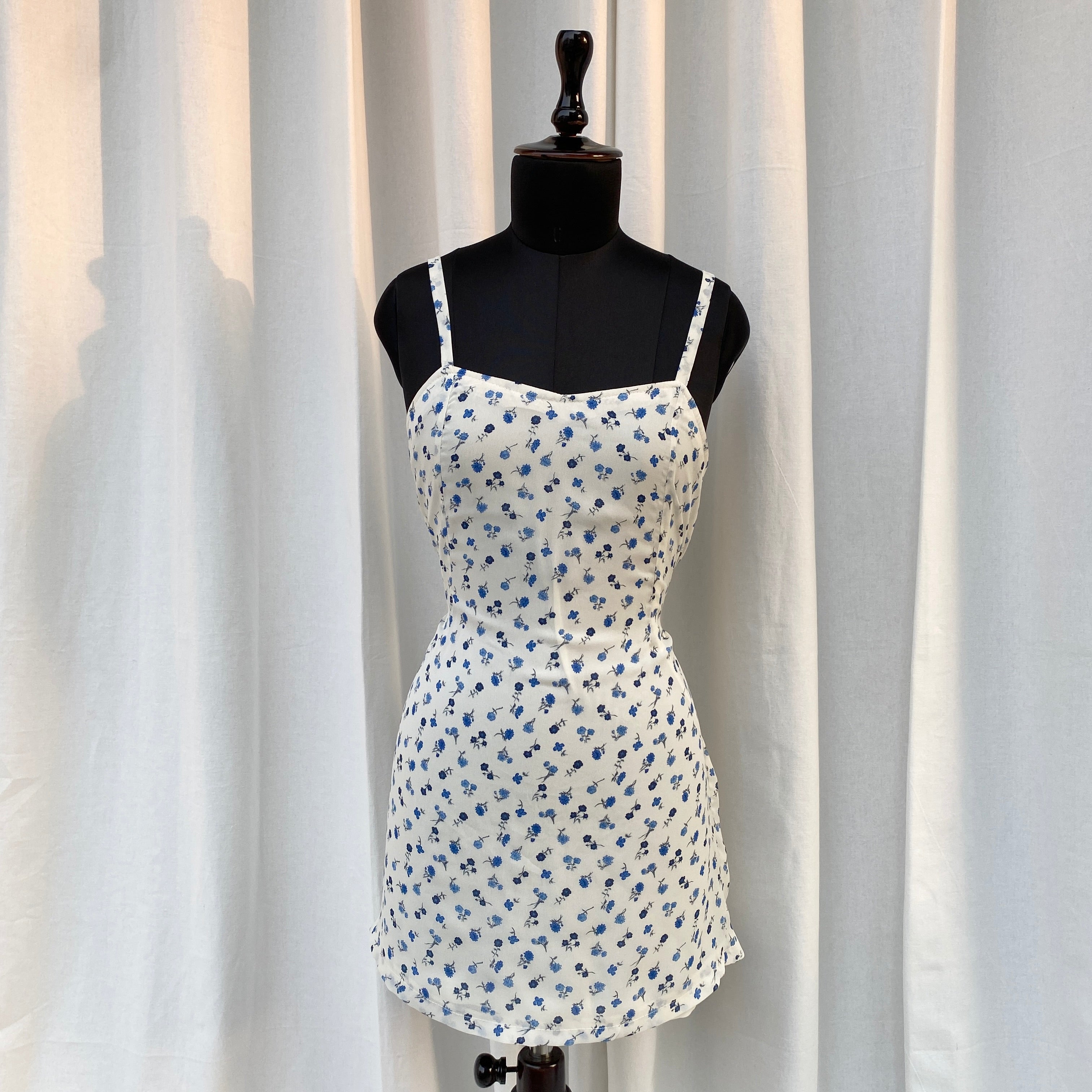 BLUE FLORAL DRESS (Bust : 30-34, Upper Waist : 28-34)