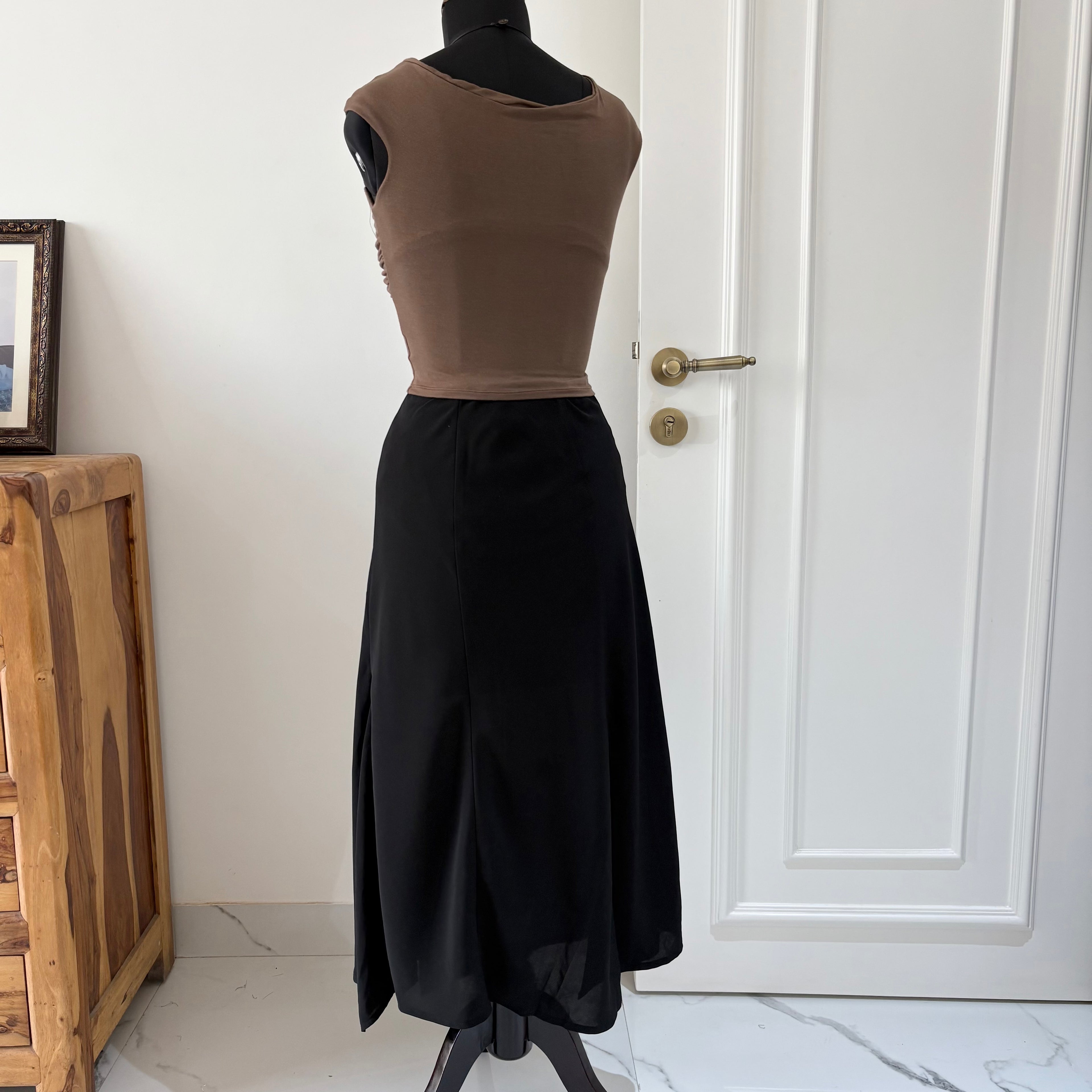 BLACK SKIRT (Waist : 26-32)