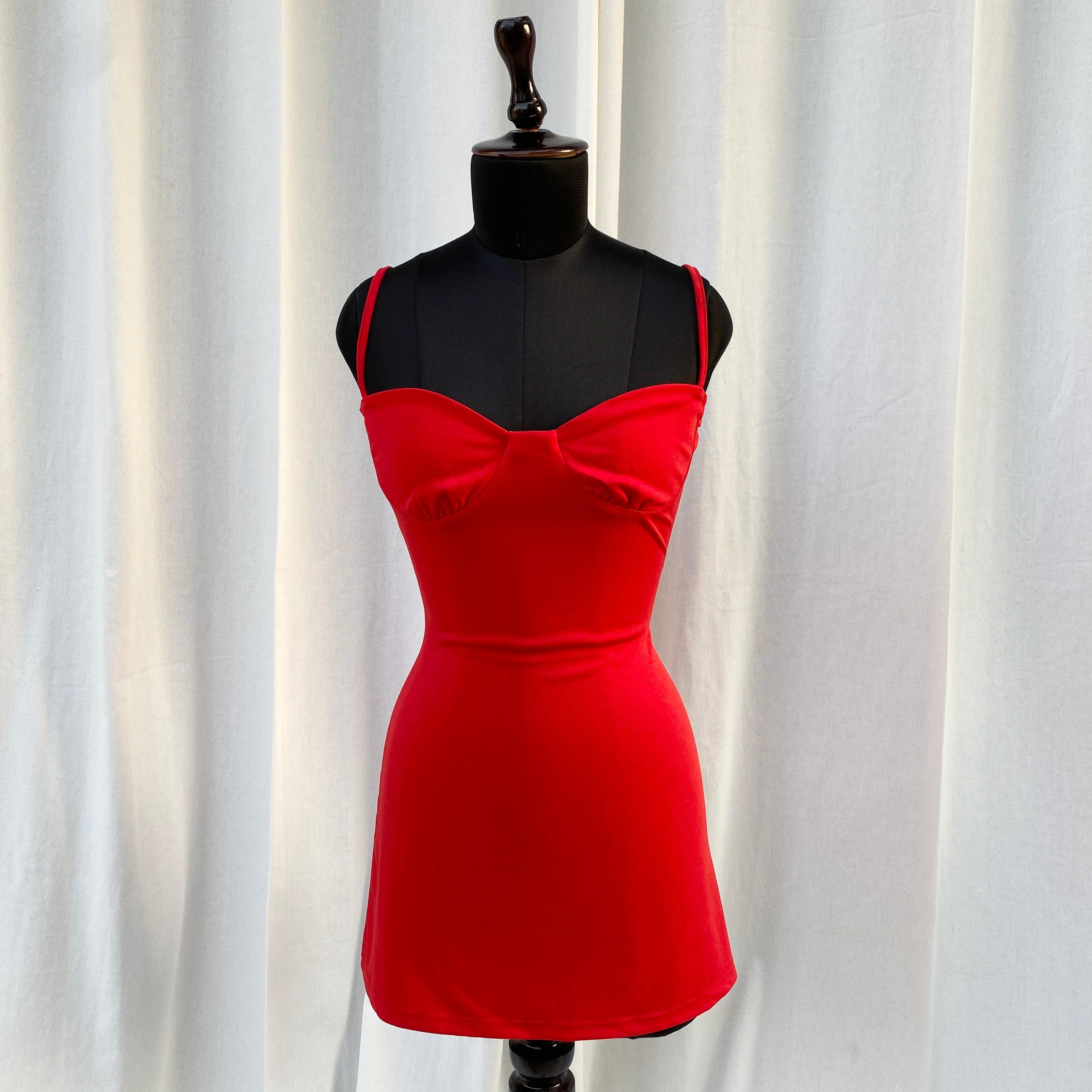 RED DRESS (Bust : 32-34, Upper Waist : 26-30)