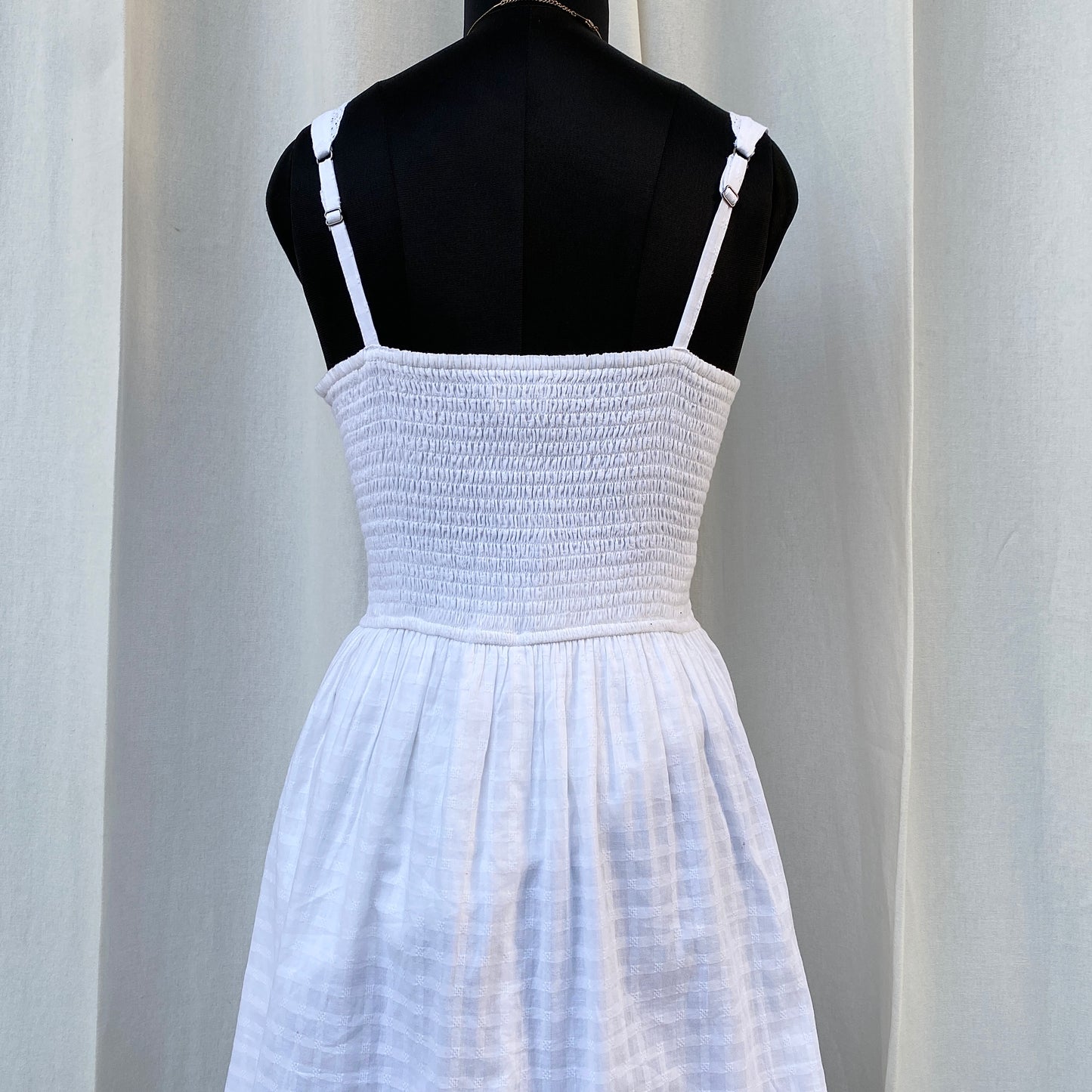 WHITE DRESS FROM HOLLISTER (Bust : 34-36, Upper Waist : 28-34)