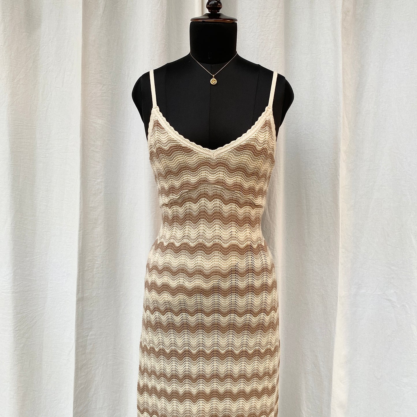 BROWN CROCHET DRESS FROM HOLLISTER (Bust : 34-36, Upper Waist : 28-34)