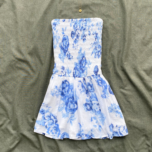 BLUE FLORAL DRESS FROM HOLLISTER (Bust : 28-32, Upper Waist : 23-28