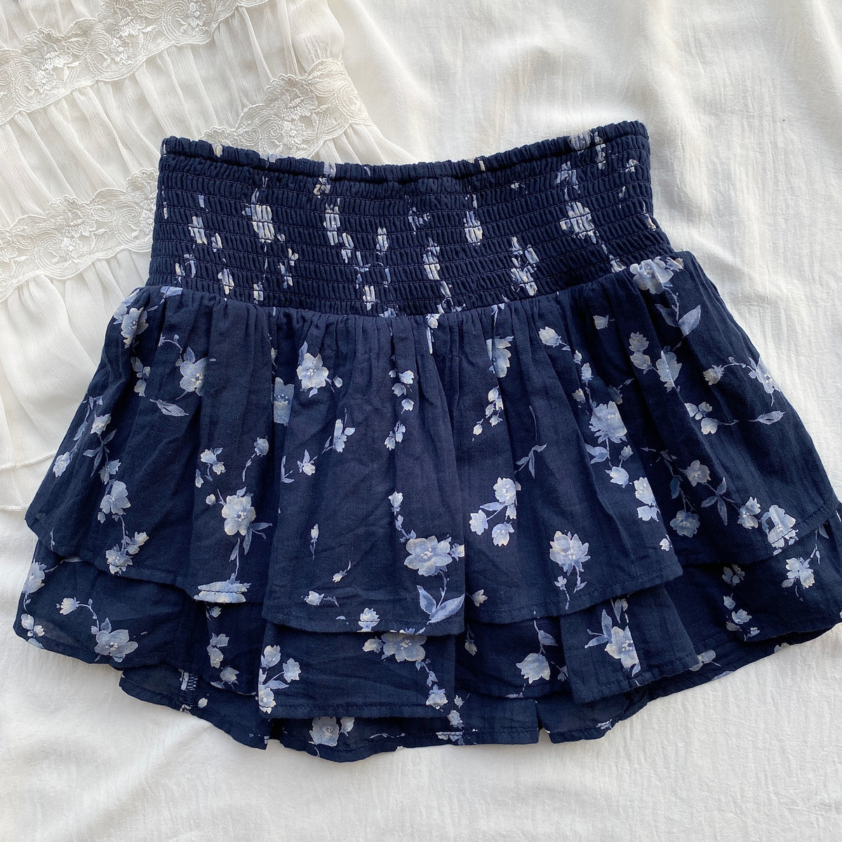 BLUE FLORAL TIERED SKIRT (Waist : 24-28)