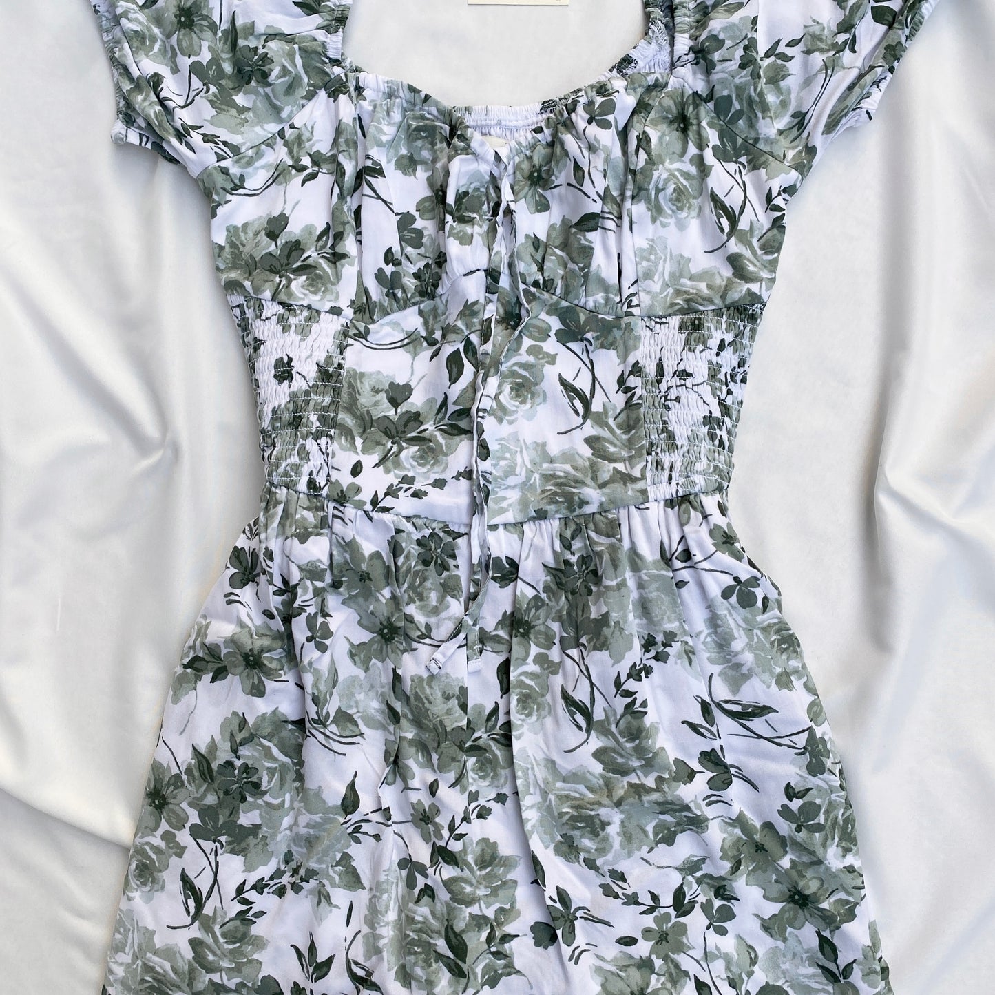 GREEN FLORAL DRESS FROM HOLLISTER (Bust : 30-34, Upper Waist : 24-29)