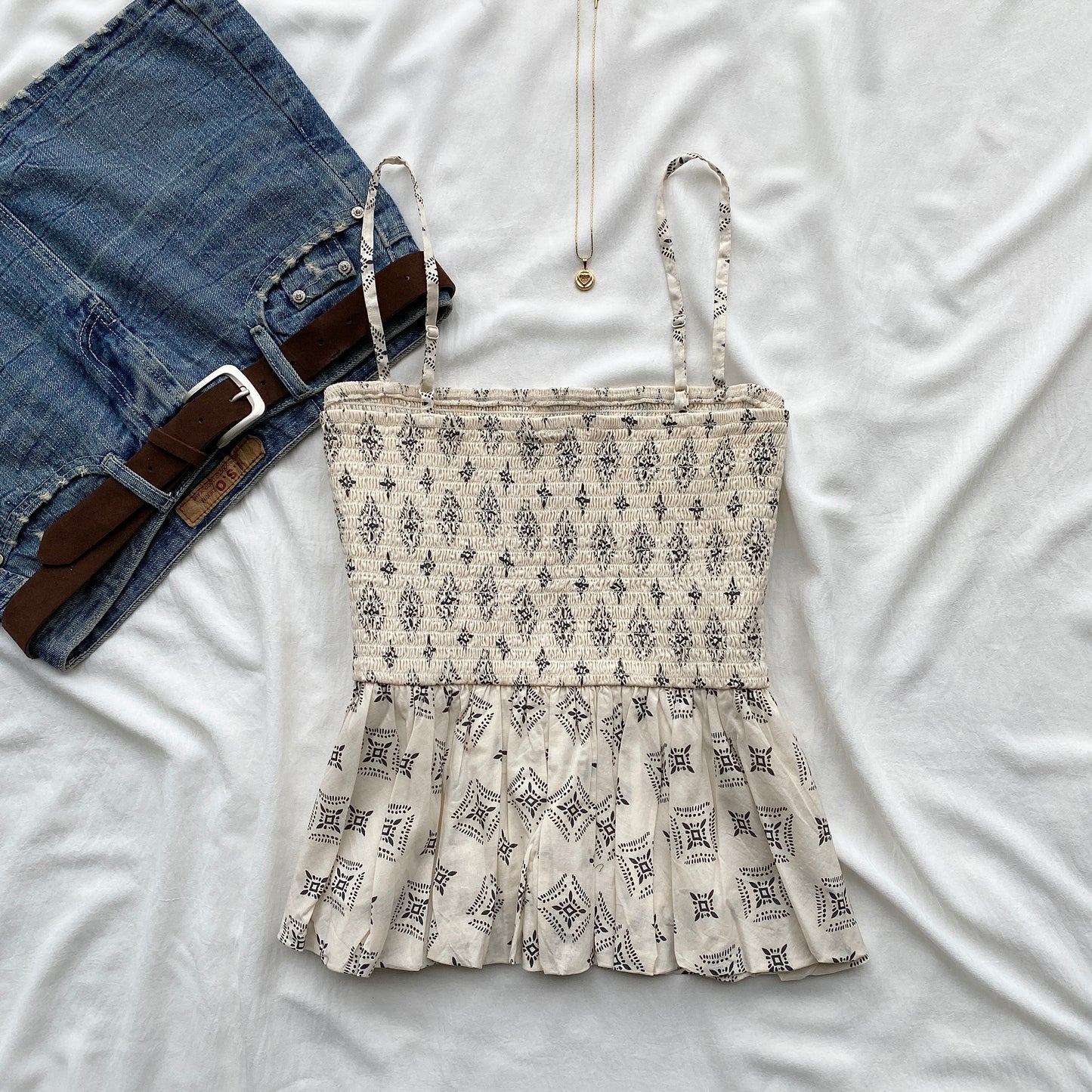 WHITE BABYDOLL TOP (Bust : 34-36, Upper Waist : 28-32)