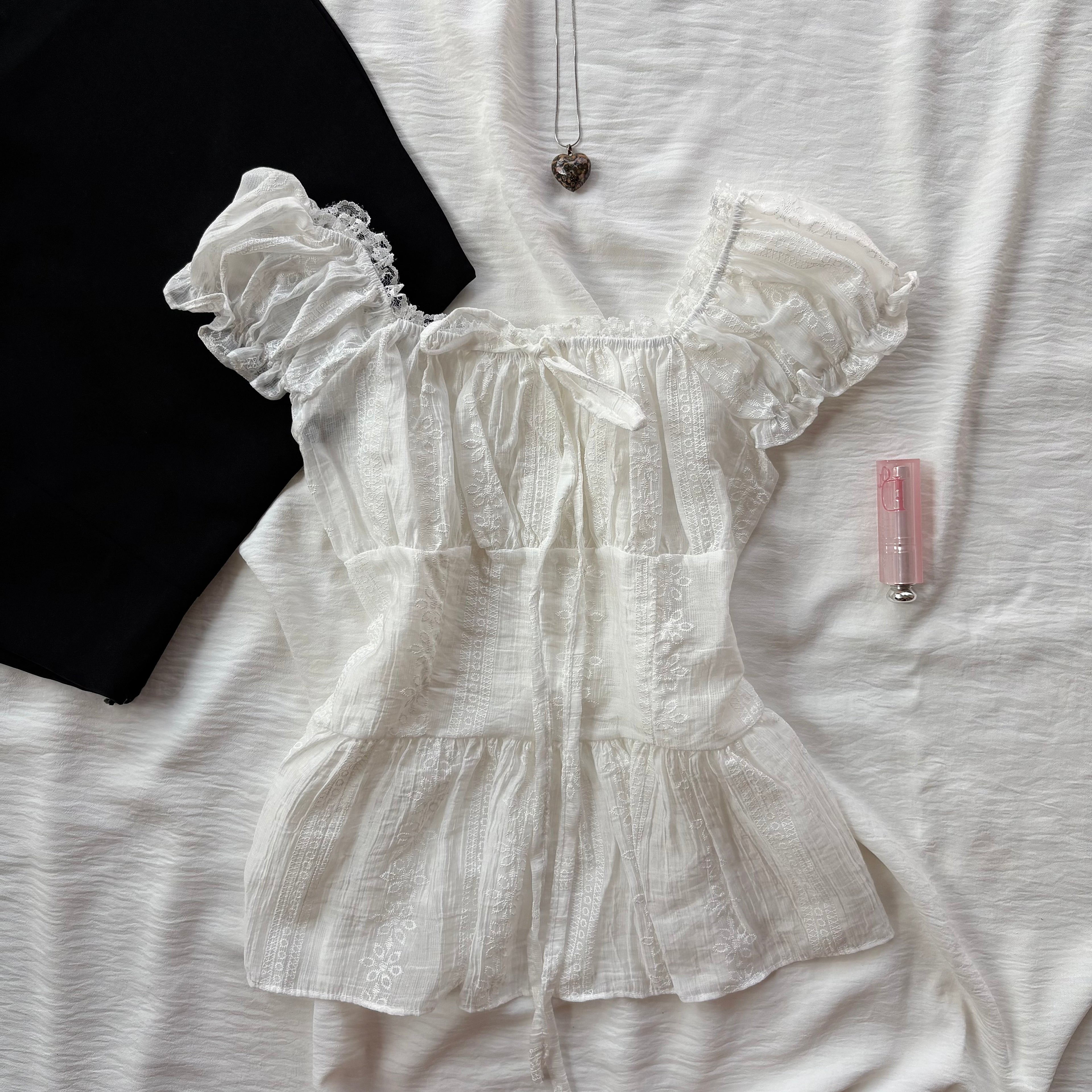 WHITE TOP (Bust : 28-34, Upper Waist : 24-28)