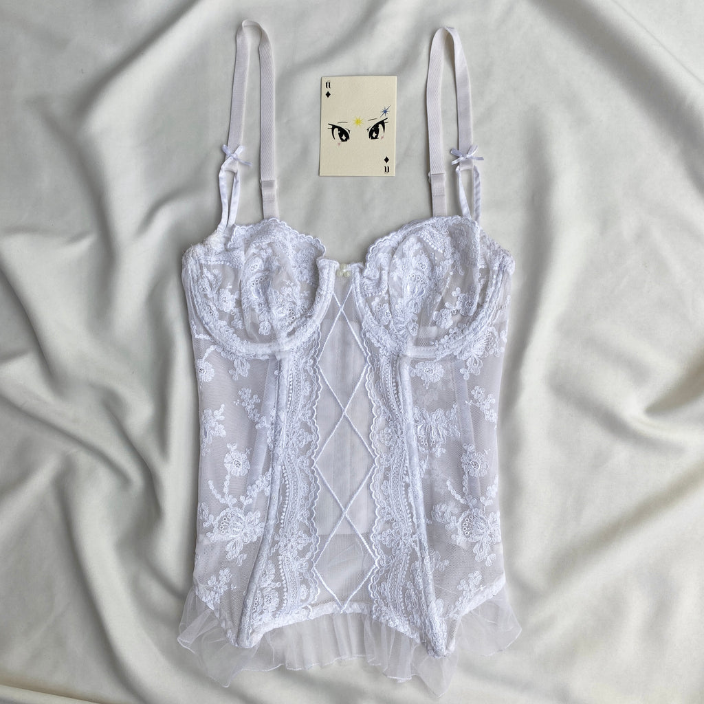 WHITE LACE CORSET (Bust : 30C/32B/34A, Upper Waist : 22-26)