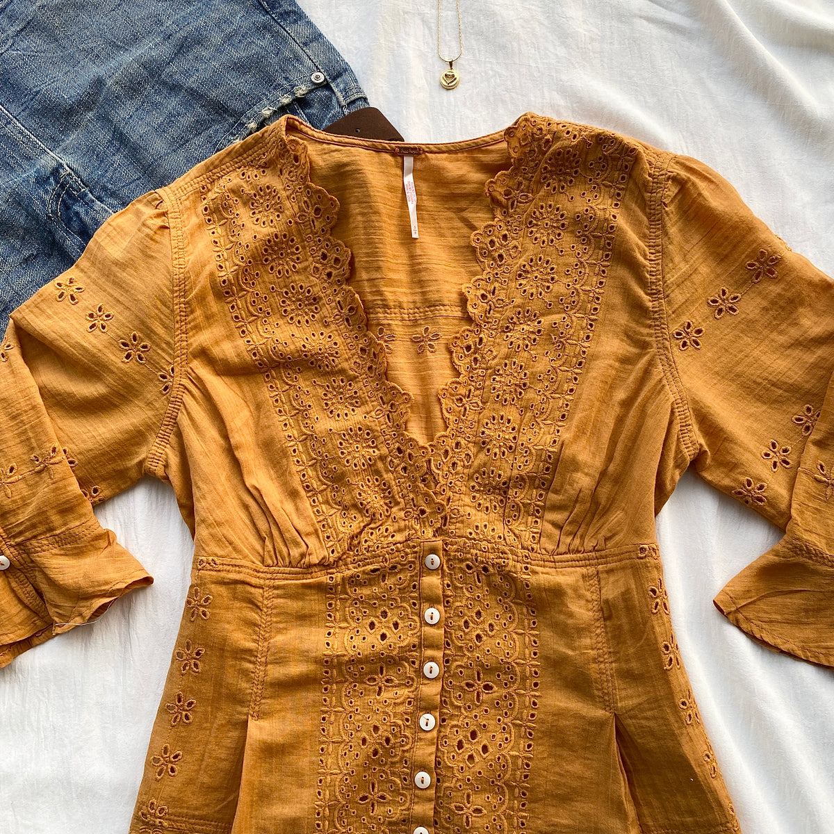 EYELET TOP FROM FREE PEOPLE (Bust : 32-34, Upper Waist : 26-30)