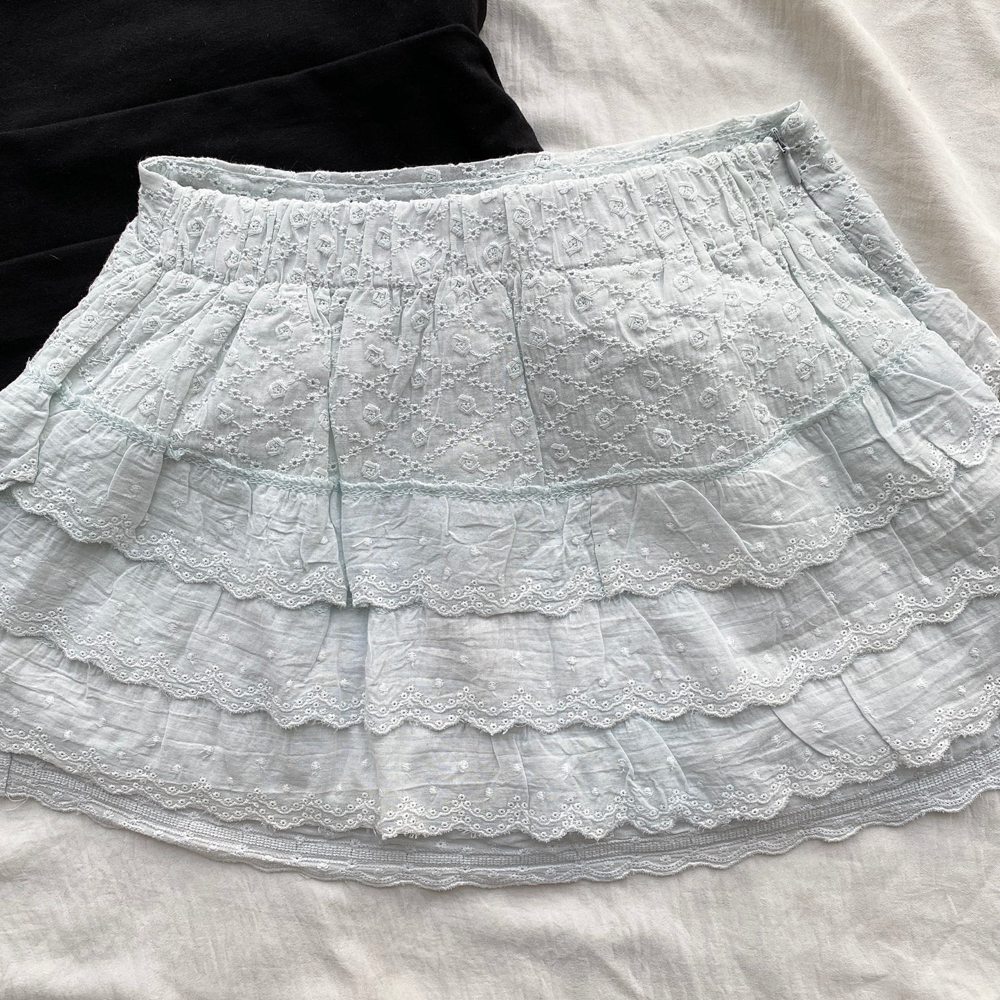 BLUE EYELET TIERED SKIRT (Waist : 22-26)