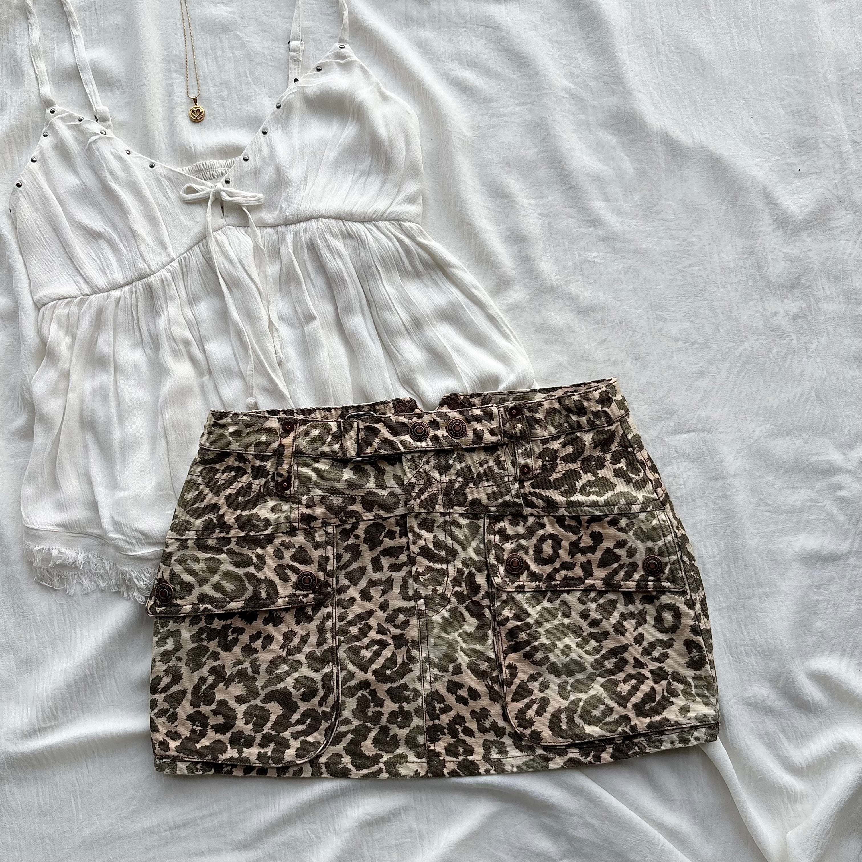 MINI ANIMAL PRINT SKIRT FROM HOLLISTER (Waist : 24-26)