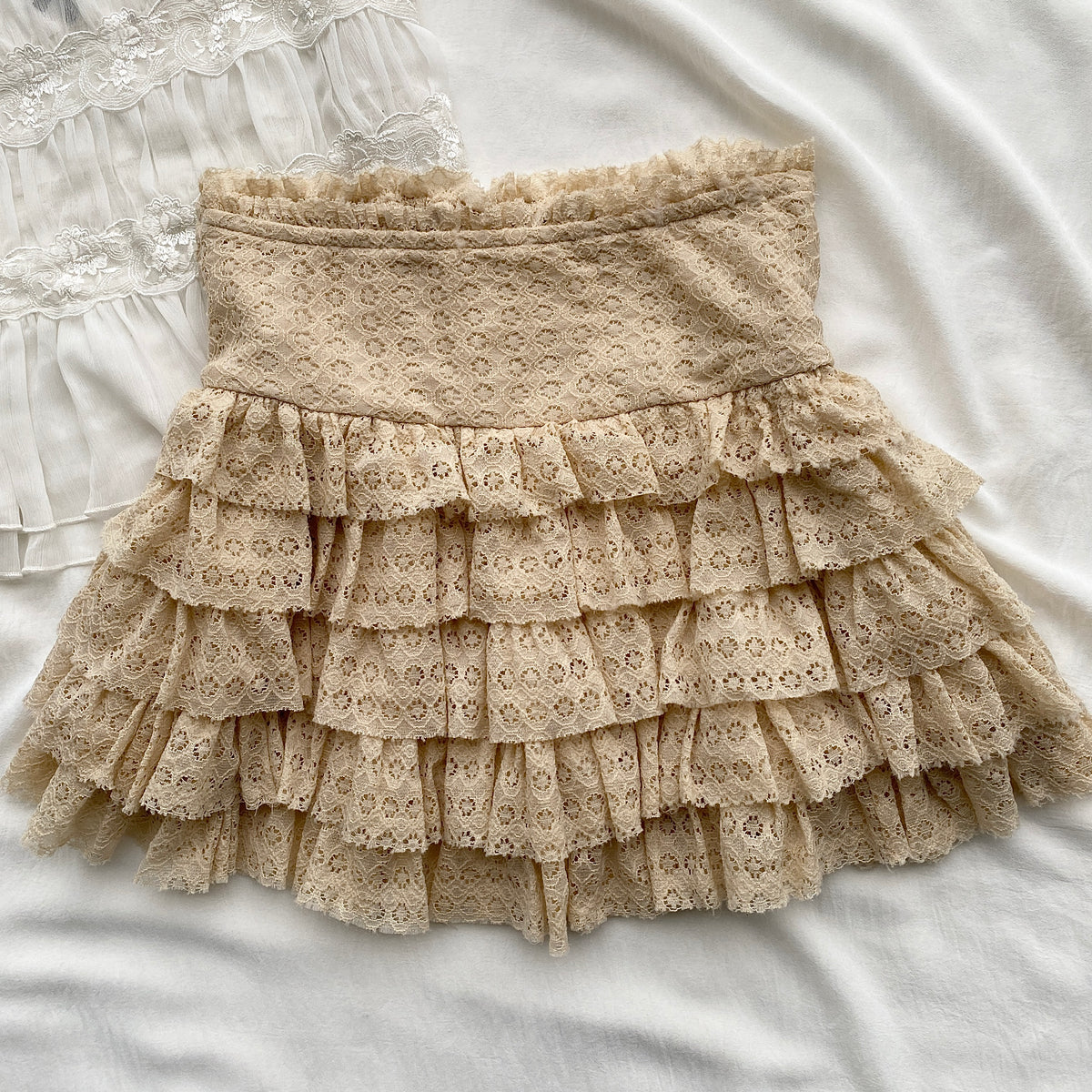 BROWN TIERED LACE SKIRT FROM AMERICAN EAGLE (Two sizes)