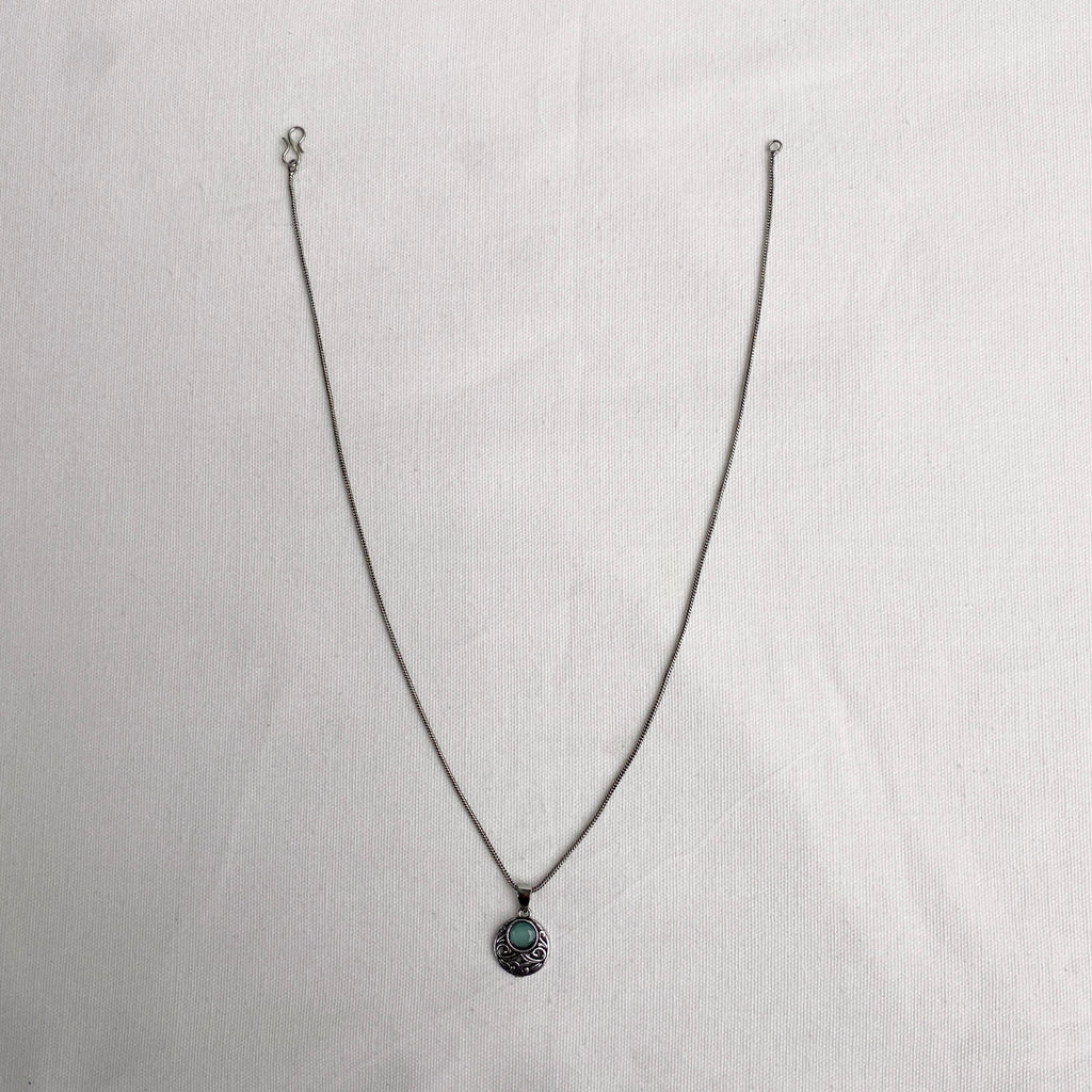 EARRINGS AND NECKLACE SET