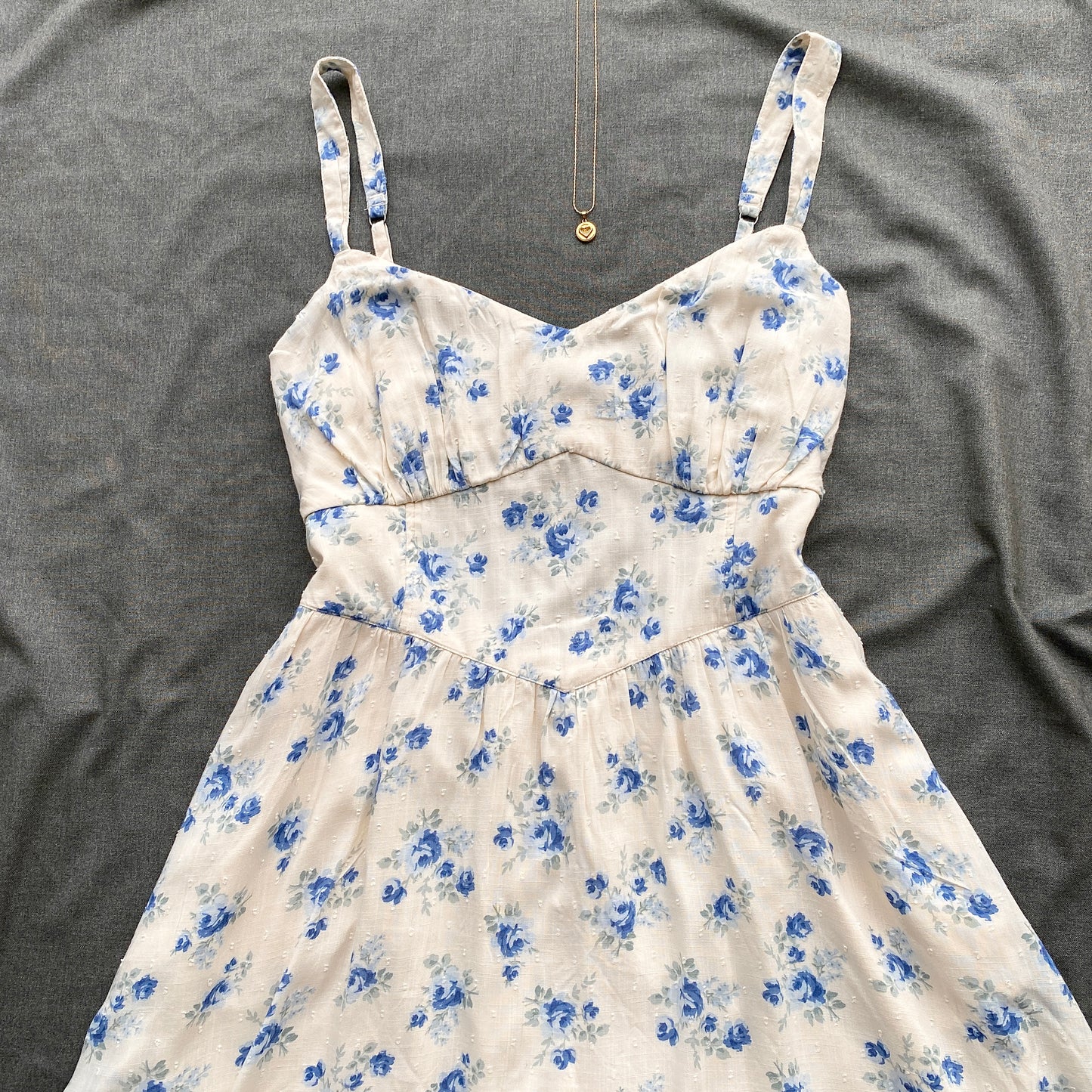 BLUE FLORAL DRESS FROM HOLLISTER (Bust : 40-44, Upper Waist : 34-38)