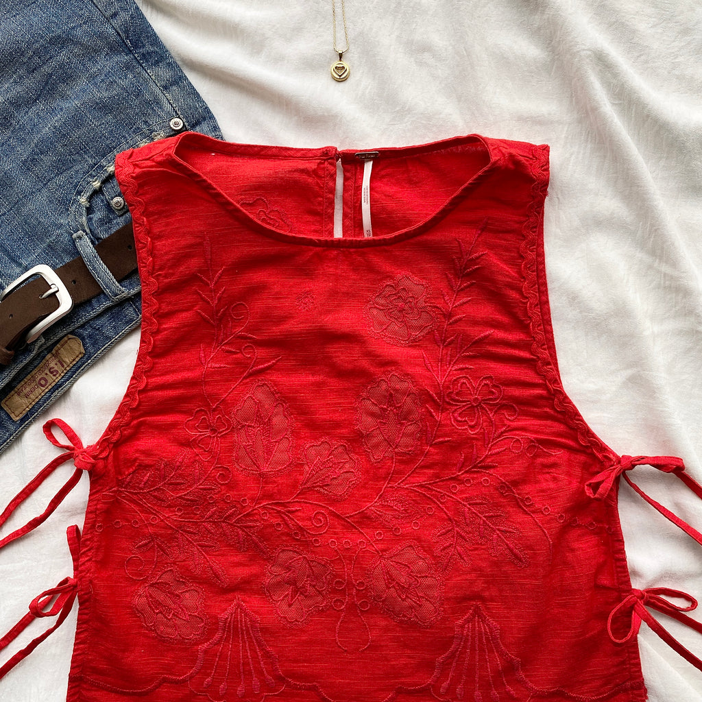 RED TOP FROM FREE PEOPLE (Bust : 30-32, Upper Waist : 24-28)
