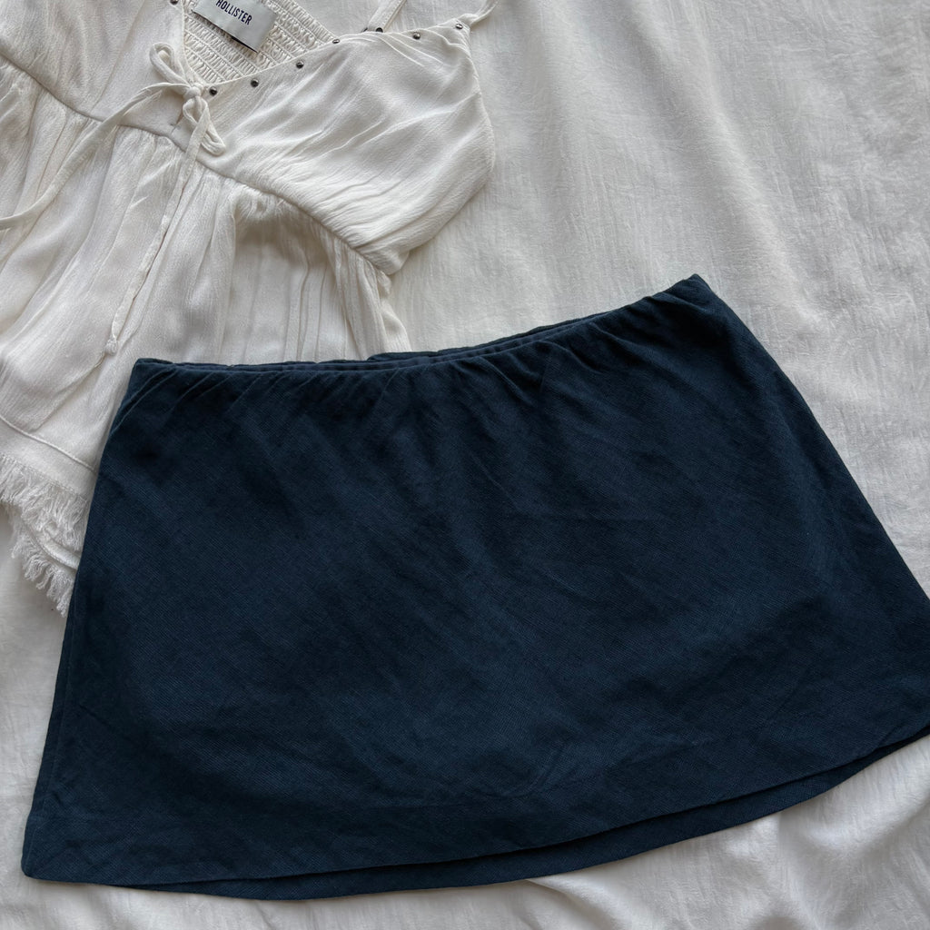NAVY BLUE SKIRT FROM FREE PEOPLE (Waist : 24-26)