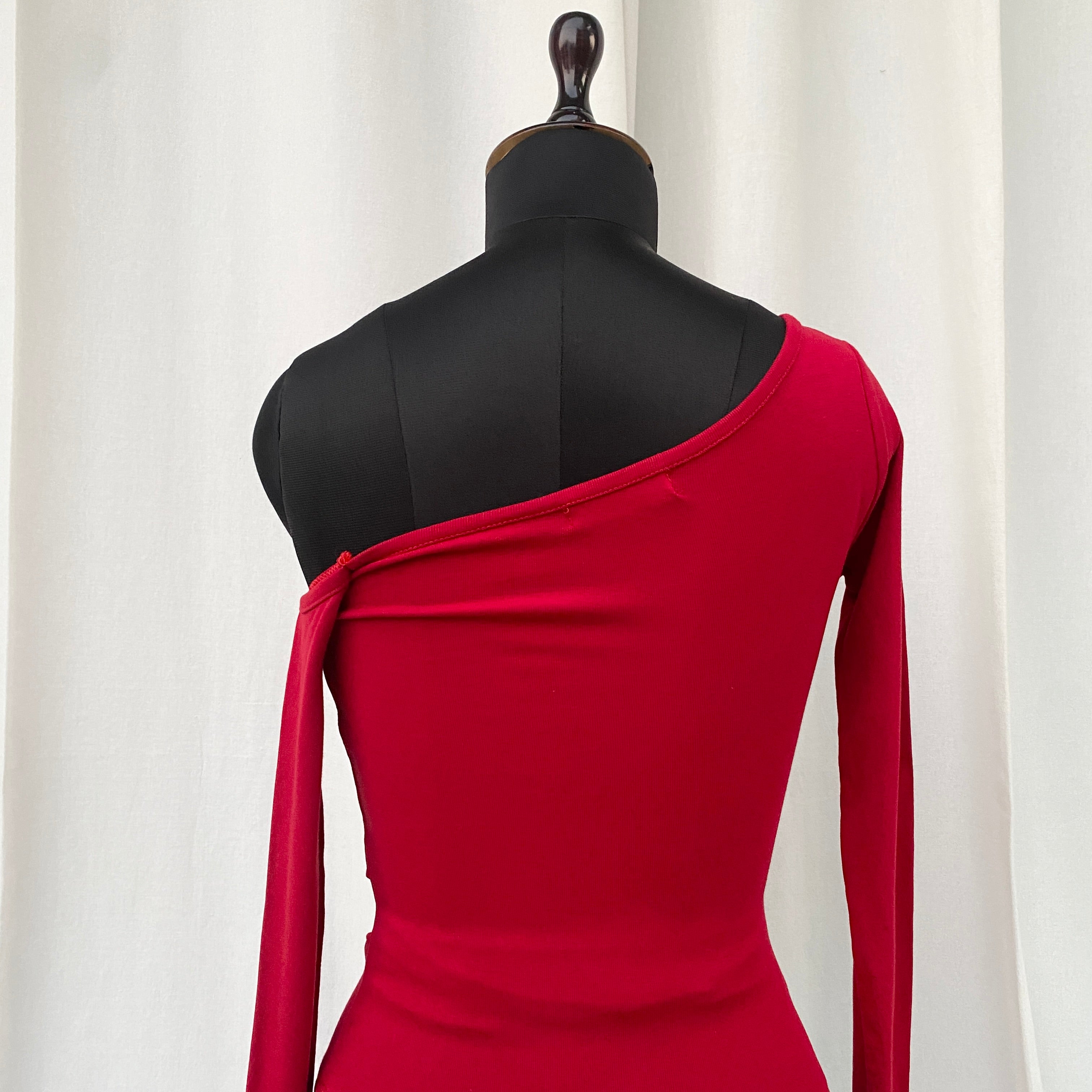RED OFF SHOULDER TOP (Bust : 30-34, Upper Waist : 22-28)