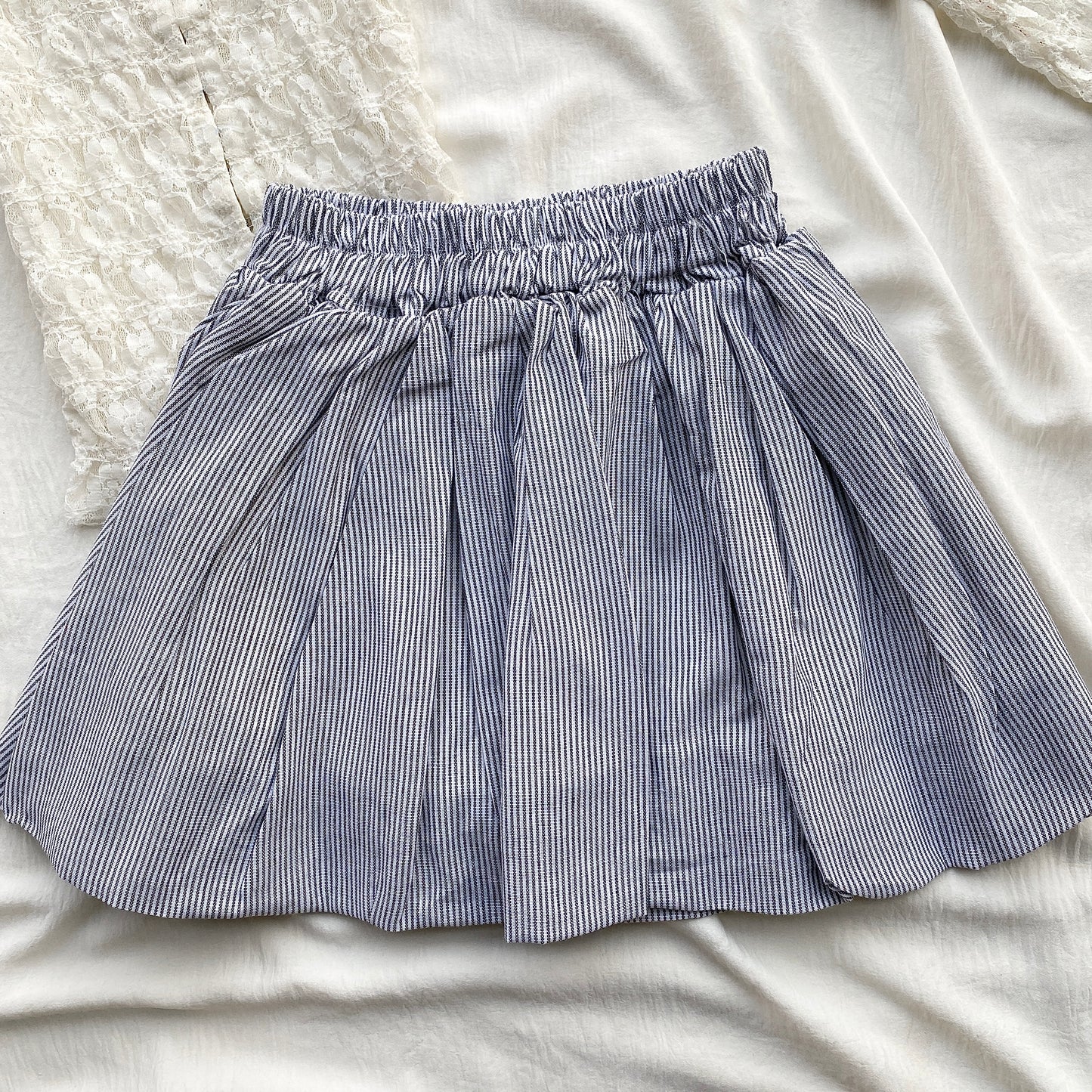 PINSTRIPE BUBBLE SKIRT (Waist : 22-26)