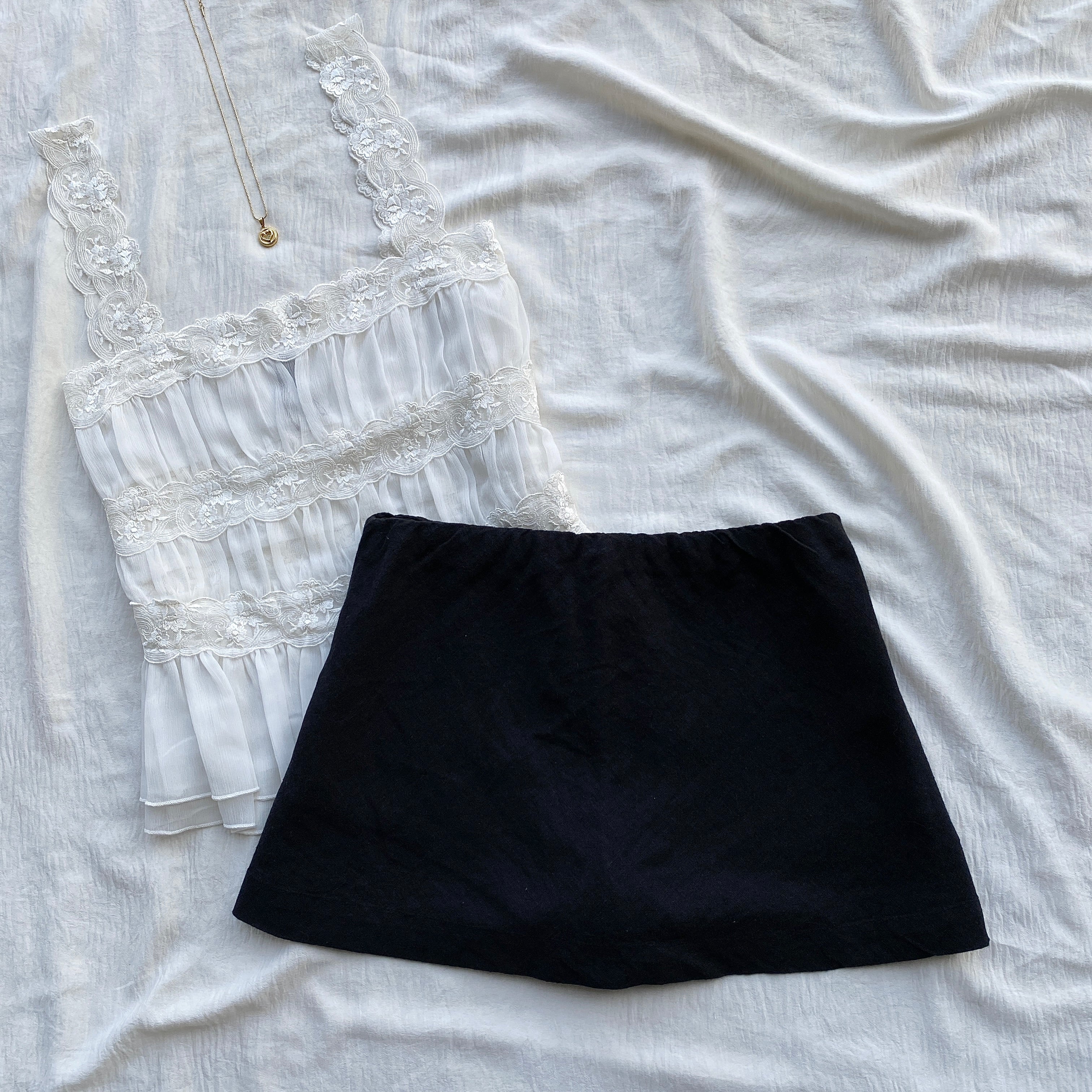 BLACK MINI SKIRT FROM FREE PEOPLE (XS)
