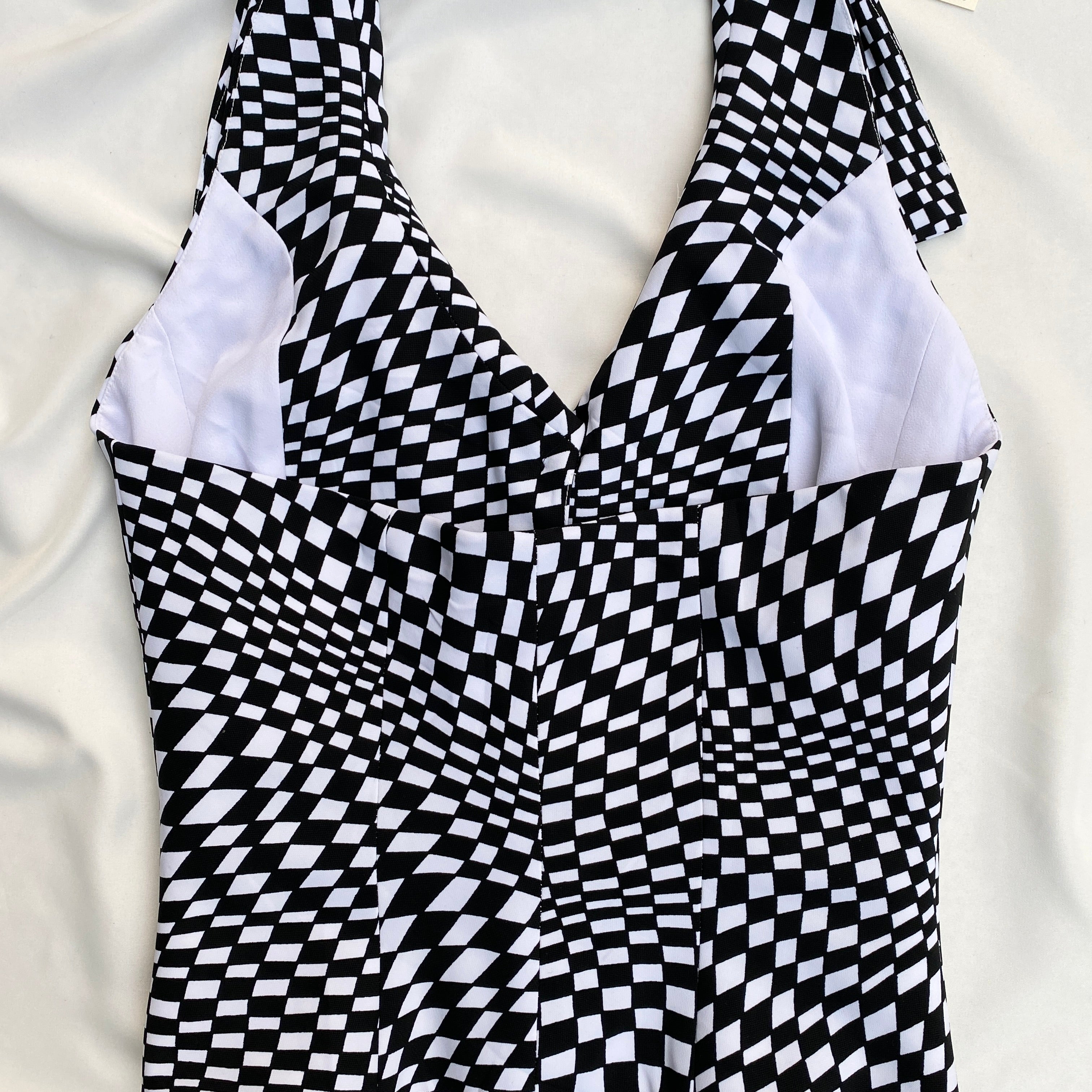 CHECKERED HALTER VEST (Bust : 34-36, Upper Waist : 30-32)