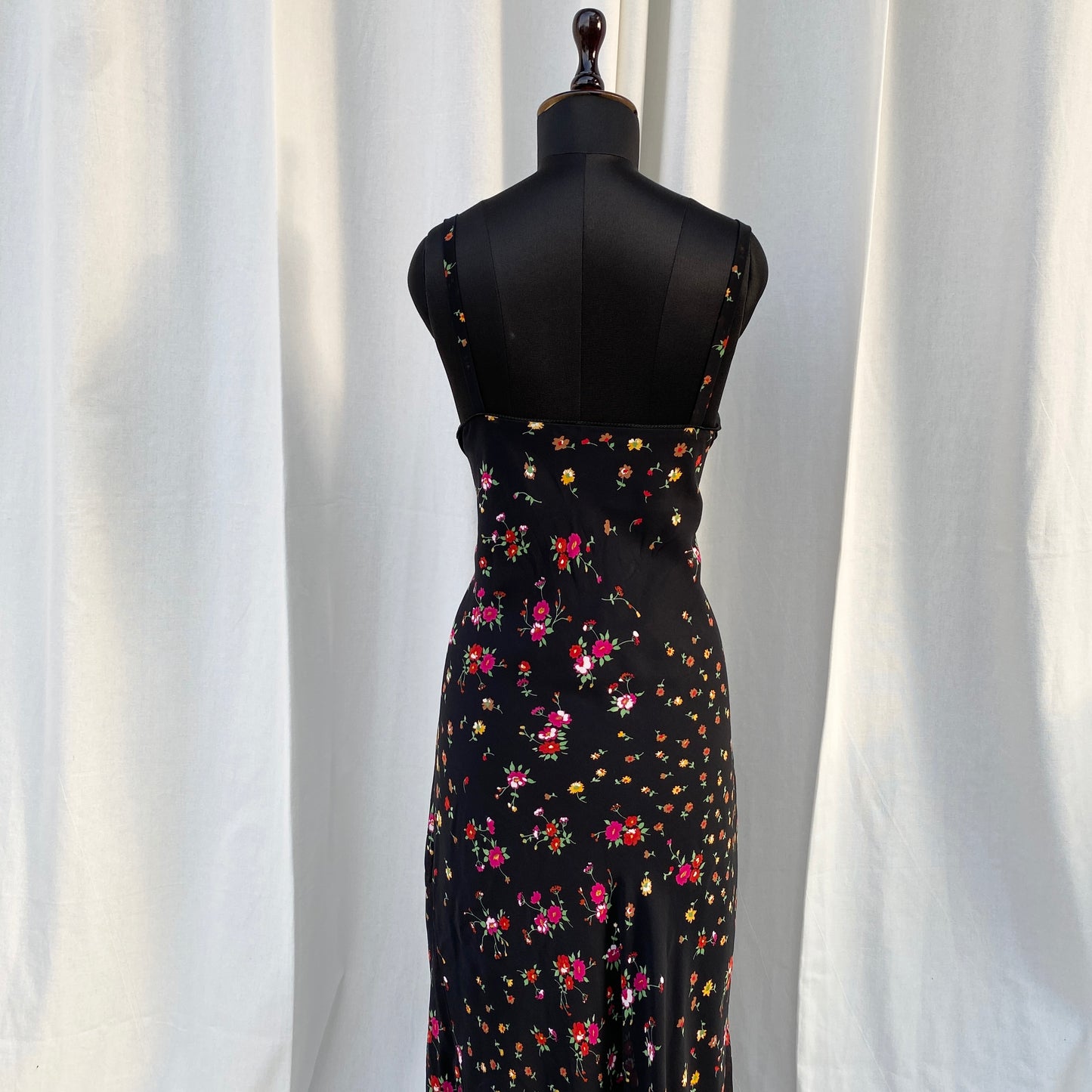 BLACK FLORAL MAXI DRESS (Bust : 38-42, Upper Waist : 34-38)