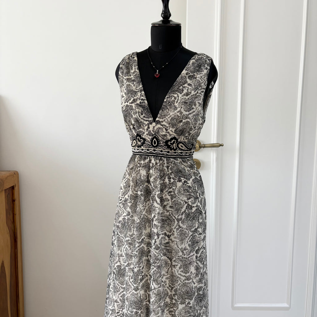 PAISLEY MAXI DRESS (Bust : 34-36, Upper Waist : 28-34)