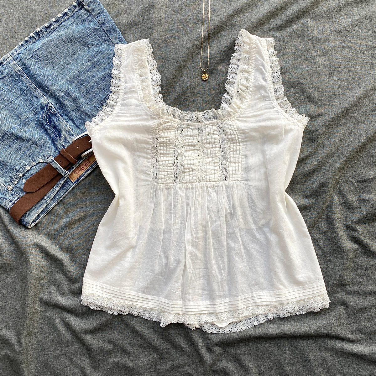 WHITE LACE TOP FROM FREE PEOPLE (Bust : 34-36, Upper Waist : 28-34)