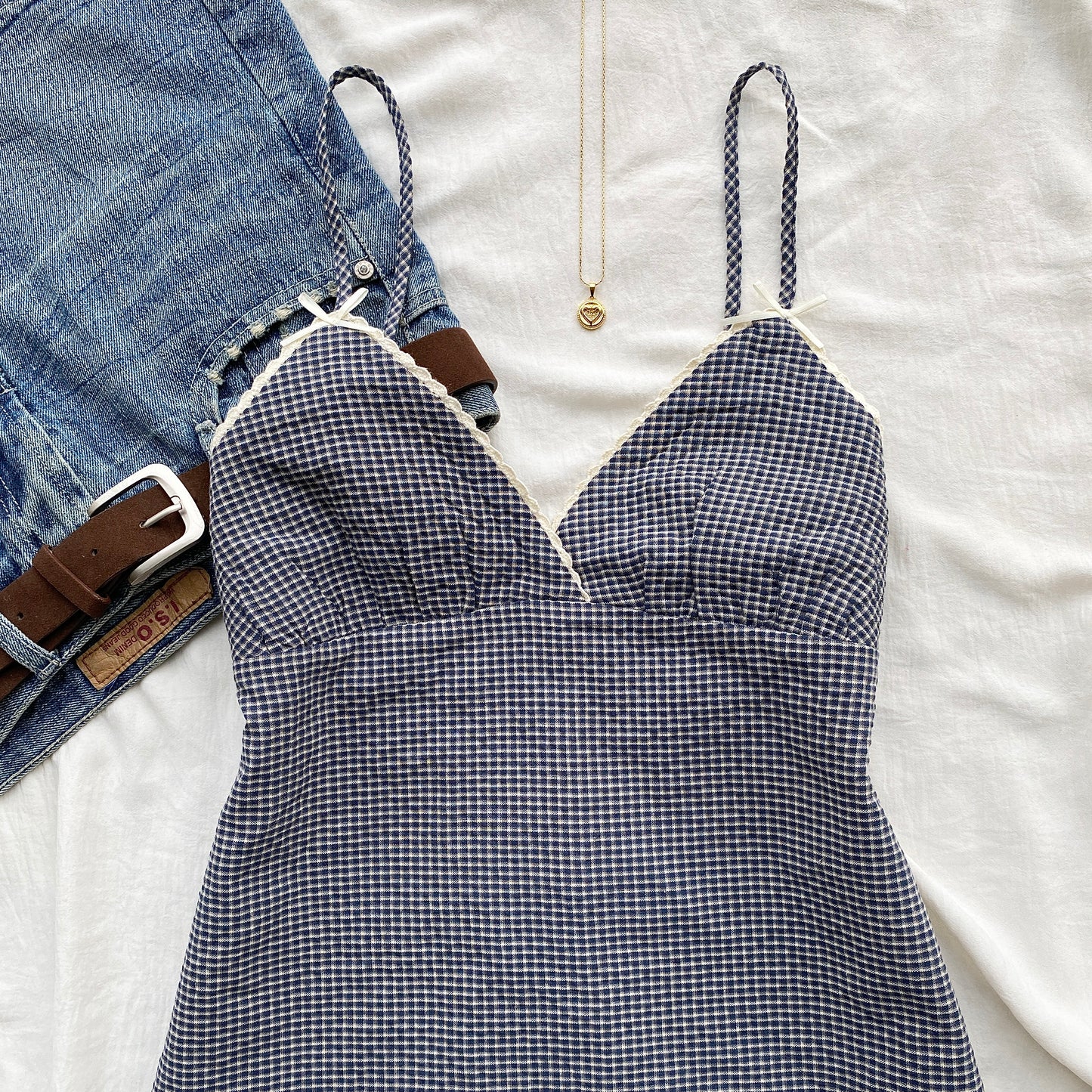 PICNIC DATE CAMI TOP IN NAVY (Sizes available)