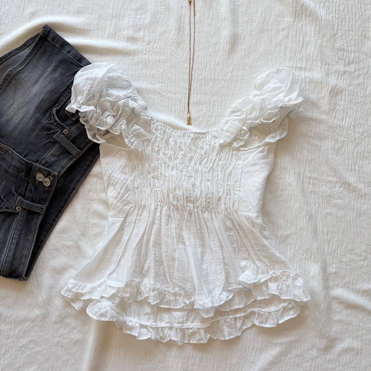 ODETTA TOP IN WHITE (Bust : 30-34, Upper Waist : 24-28)
