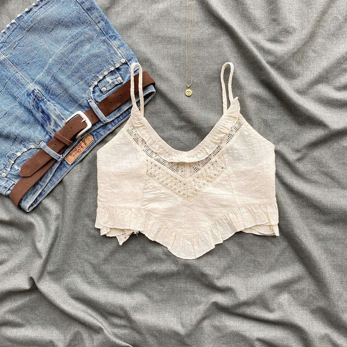 WHITE TOP (Bust : 36-38)