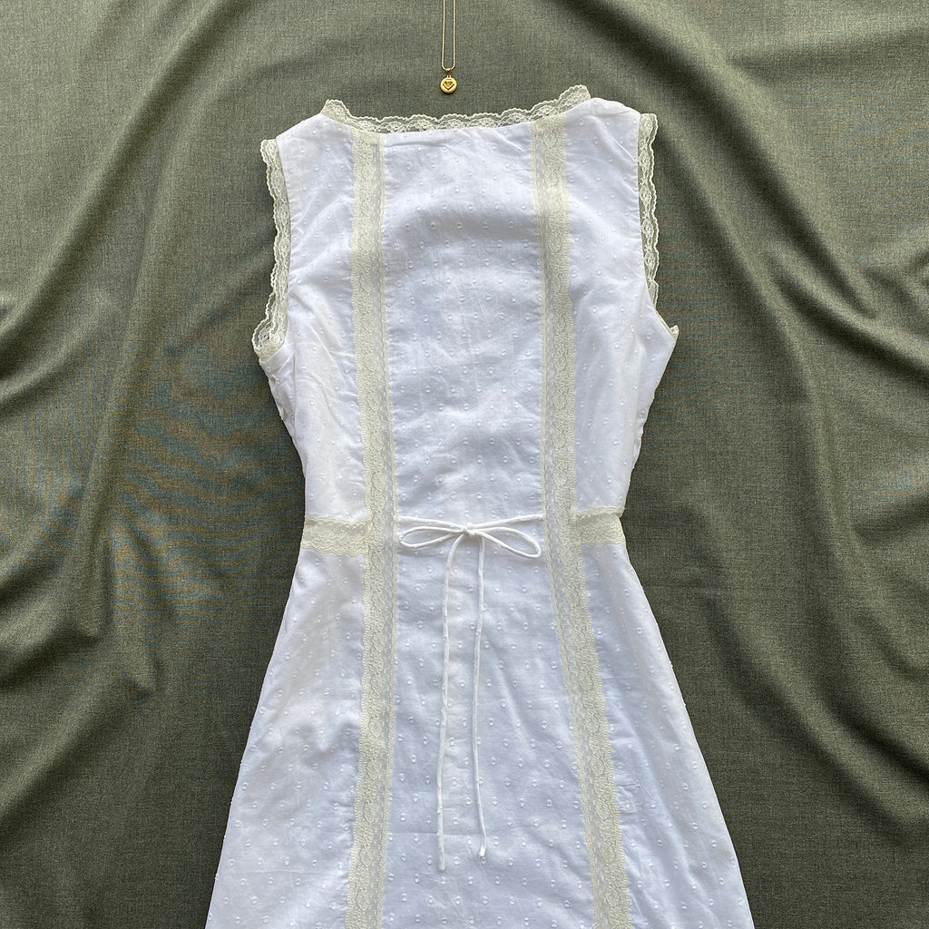 WHITE DRESS FROM ABERCROMBIE (Bust : 32-34, Upper Waist : 26-30)