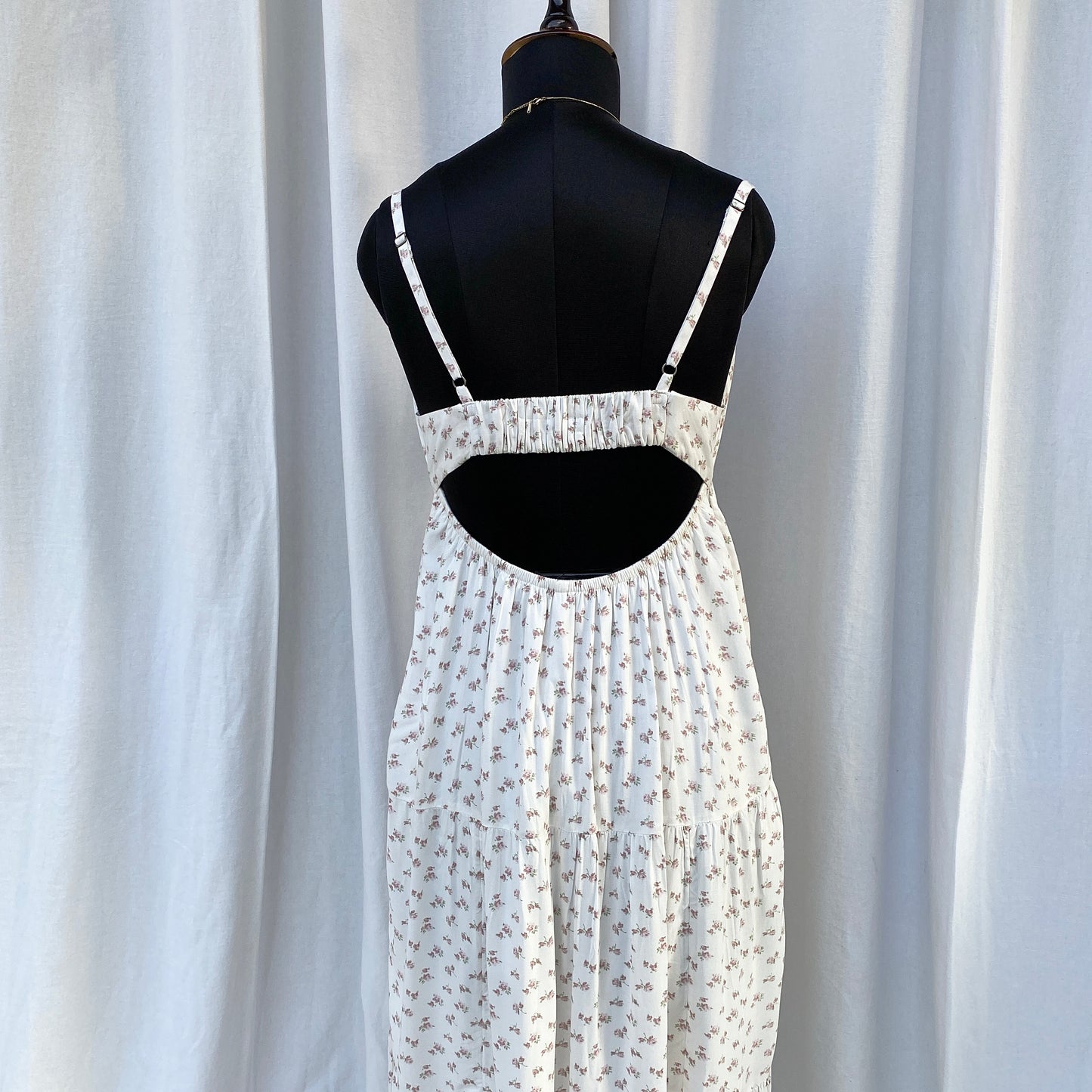 FLORAL MAXI DRESS FROM HOLLISTER (Bust : 30-34, Upper Waist : 24-28)