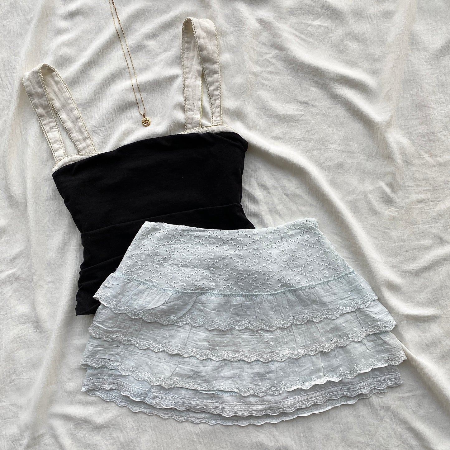 BLUE EYELET TIERED SKIRT (Waist : 22-26)