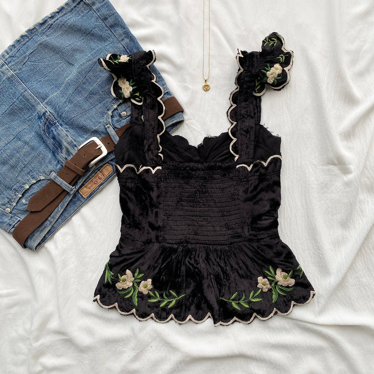 BLACK EMBROIDERED BLOUSE FROM ANTHROPOLOGY (Bust : 30-32, Upper Waist : 24-28)