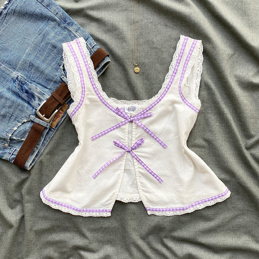 WHITE TOP WITH GINGHAM DETAILING (Bust : 32-34, Upper Waist : 26-28)