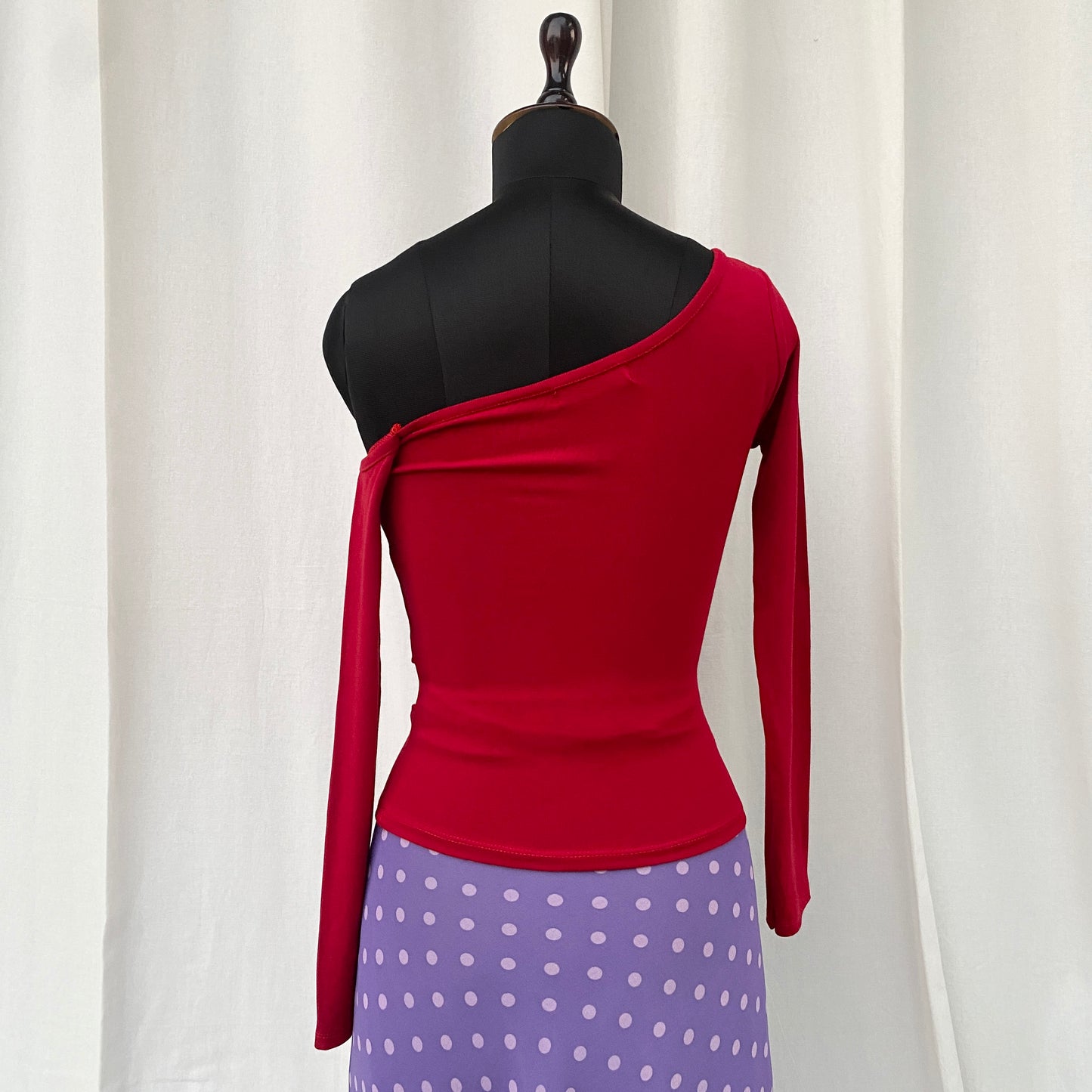 RED OFF SHOULDER TOP (Bust : 30-34, Upper Waist : 22-28)