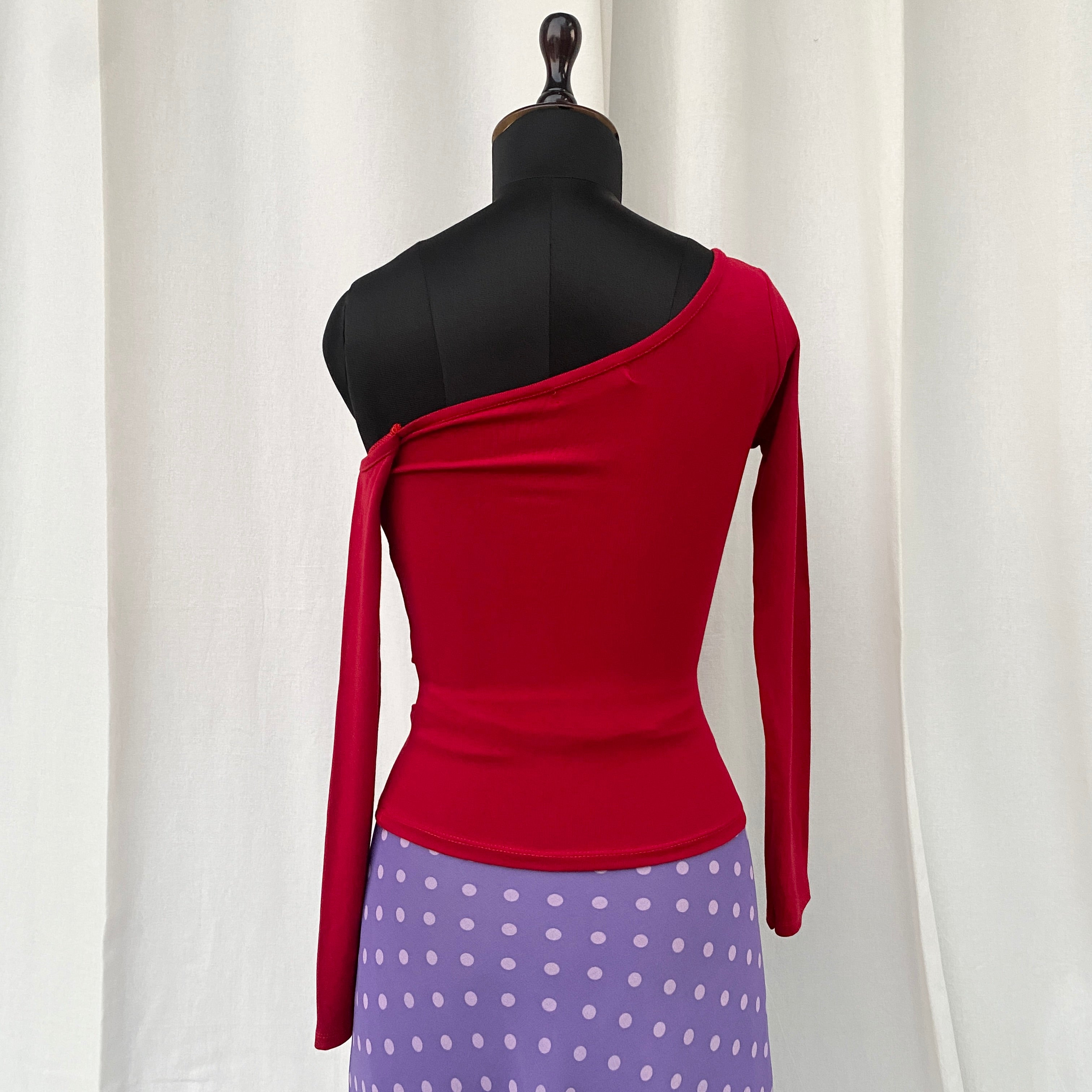 RED OFF SHOULDER TOP (Bust : 30-34, Upper Waist : 22-28)