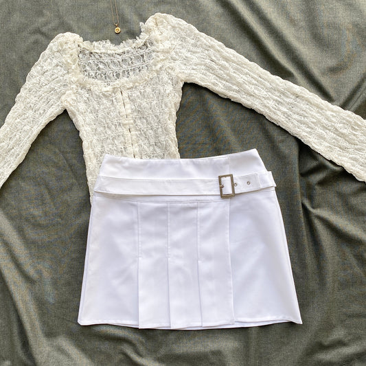 WHITE PLEATED SKIRT WITH BELT (Waist : 26-30)