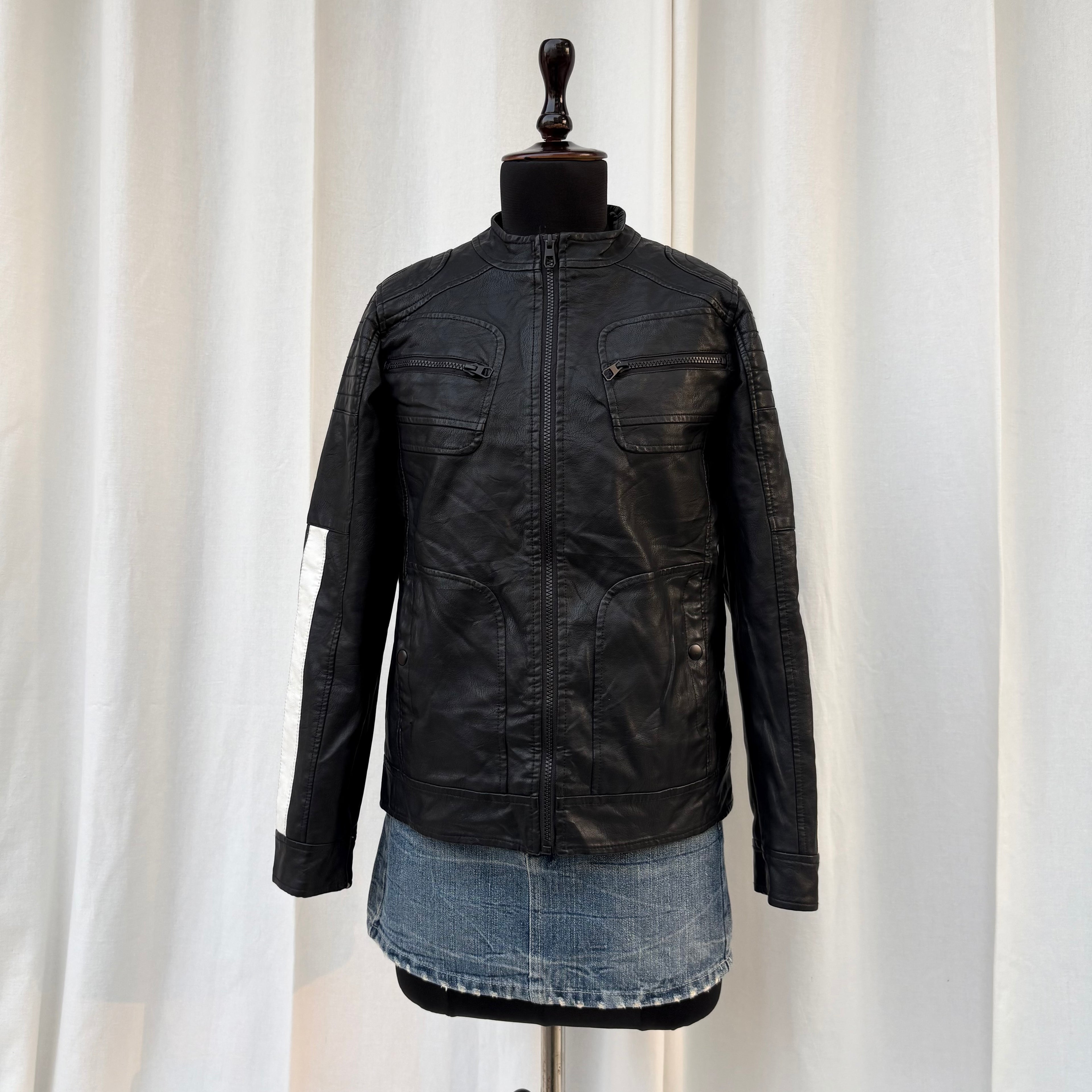 LEATHER JACKET (Fits S/M)