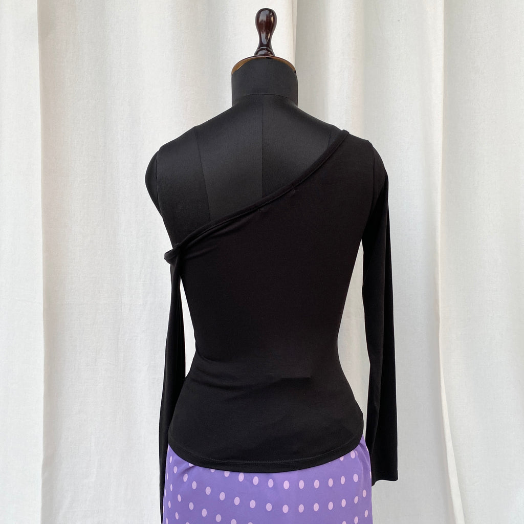 BLACK OFF SHOULDER TOP (Bust : 30-34, Upper Waist : 22-28)