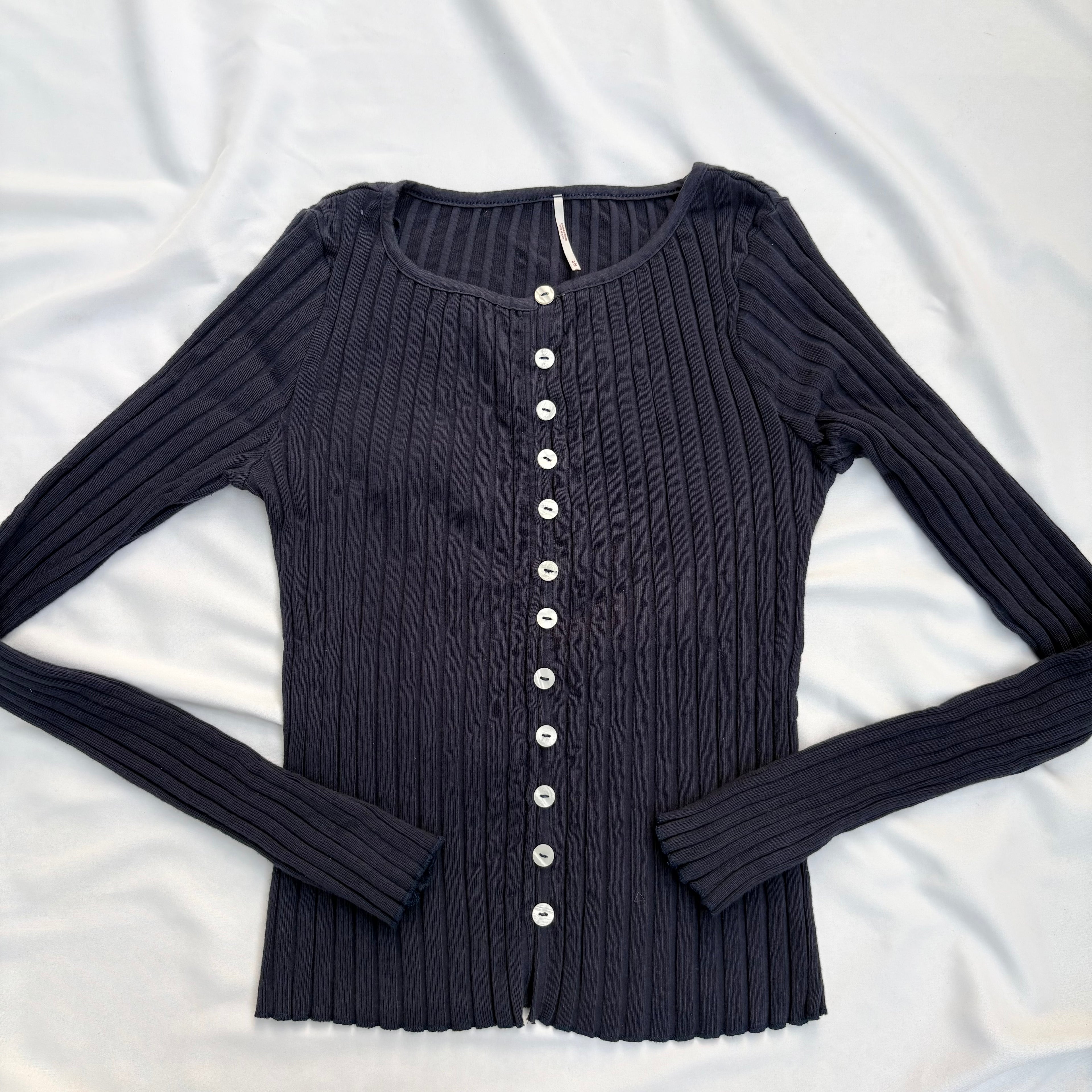 NAVY BLUE TOP/CARDIGAN FROM FREE PEOPLE (Bust : 30-34, Upper Waist : 26-34)