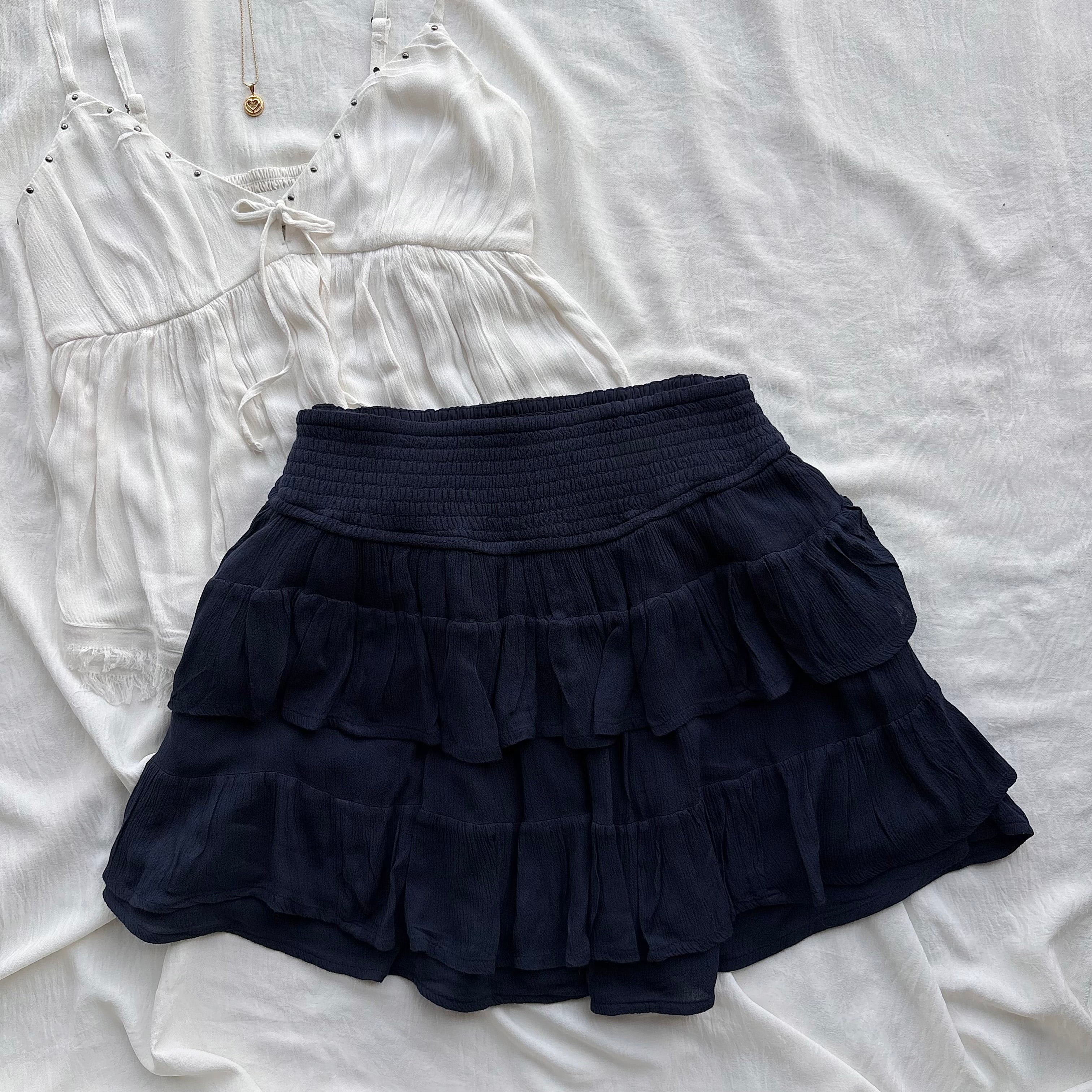 RUFFLE SKIRT IN NAVY BLUE FROM HOLLISTER (Waist : 27-32)