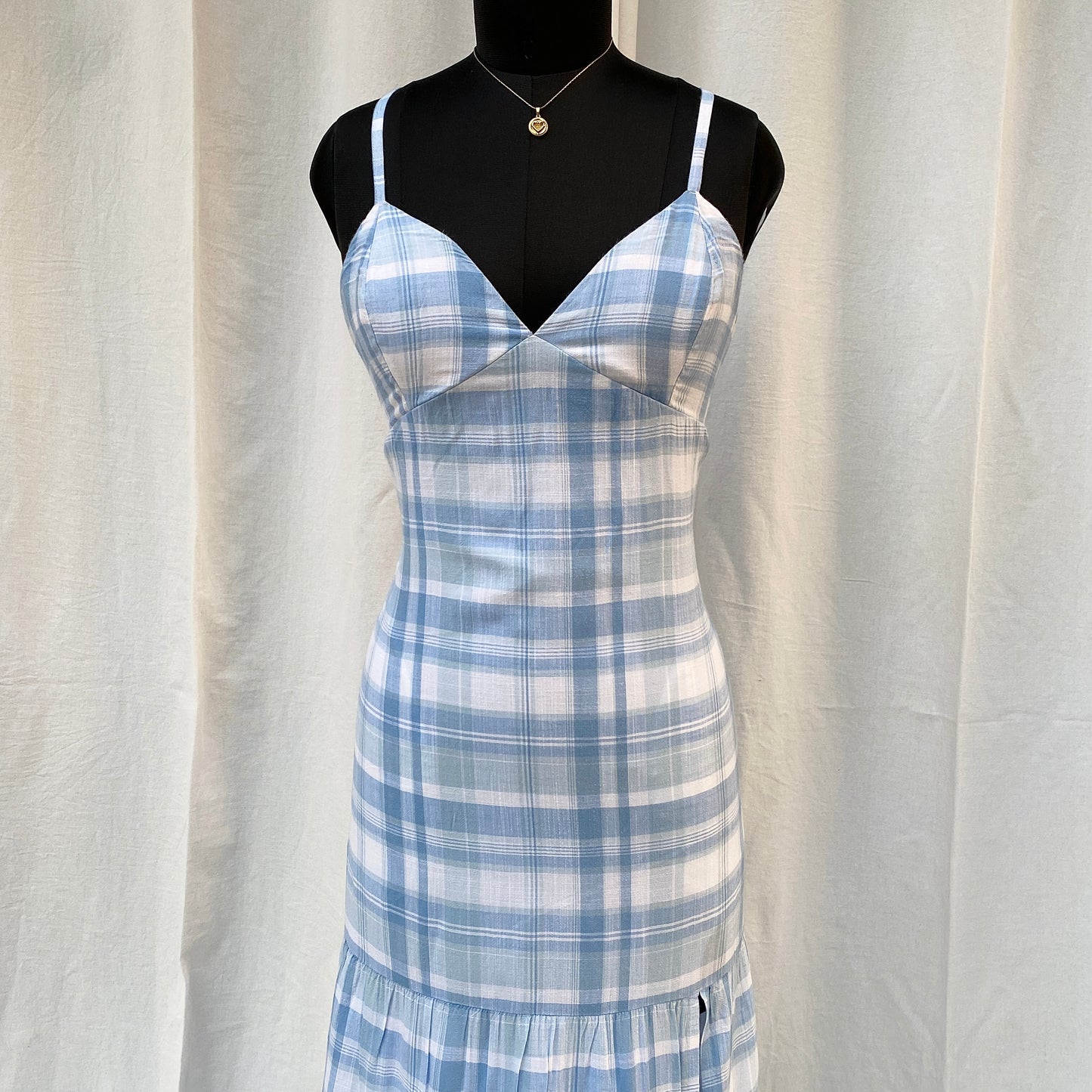 PLAID DRESS FROM HOLLISTER (Bust : 32-34, Upper Waist : 24-28)